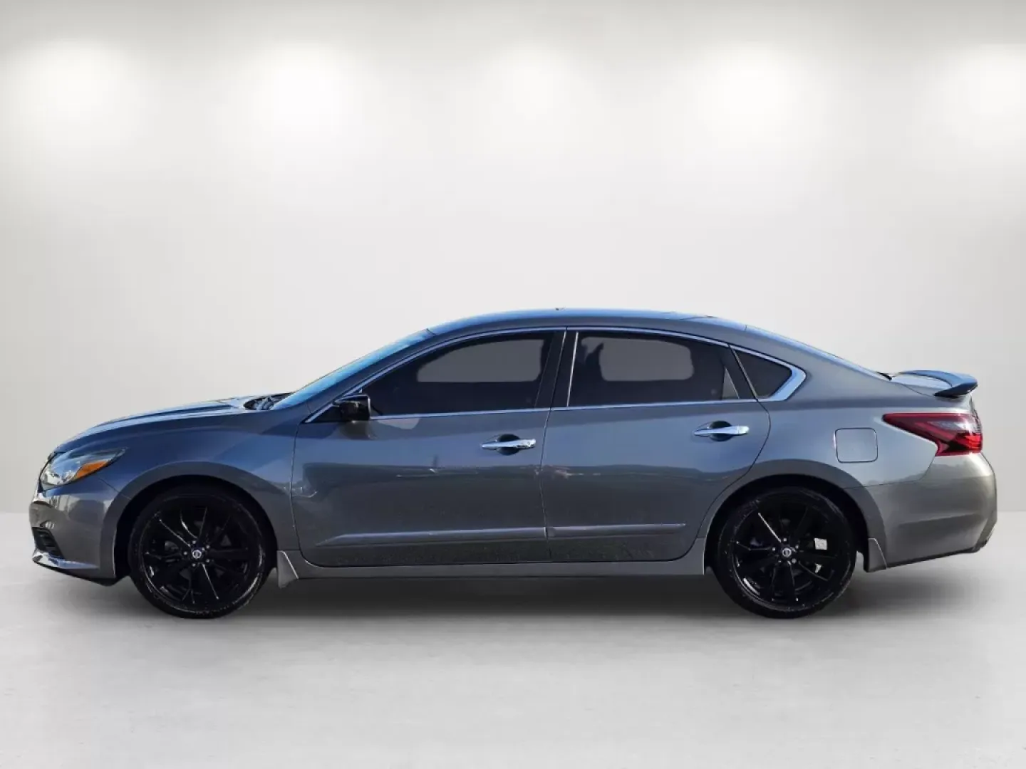 2018 /Sport Interior Nissan Altima 2.5 SR (1N4AL3AP5JC) with an Other engine, located at 3959 U.S. 80 W, Phenix City, AL, 36870, (334) 297-4885, 32.469296, -85.135185 - **Elevate Your Daily Commute with the 2018 Nissan Altima 2.5 SR Perfect for Phenix City Adventures!**<br /> <br /> Are you looking for a reliable sedan that effortlessly balances style, comfort, and performance? Look no further than this stunning 2018 Nissan Altima 2.5 SR at Gils Auto, your trusted - Photo#8