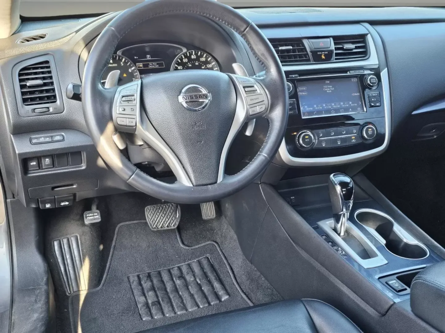 2018 /Sport Interior Nissan Altima 2.5 SR (1N4AL3AP5JC) with an Other engine, located at 3959 U.S. 80 W, Phenix City, AL, 36870, (334) 297-4885, 32.469296, -85.135185 - **Elevate Your Daily Commute with the 2018 Nissan Altima 2.5 SR Perfect for Phenix City Adventures!**<br /> <br /> Are you looking for a reliable sedan that effortlessly balances style, comfort, and performance? Look no further than this stunning 2018 Nissan Altima 2.5 SR at Gils Auto, your trusted - Photo#16