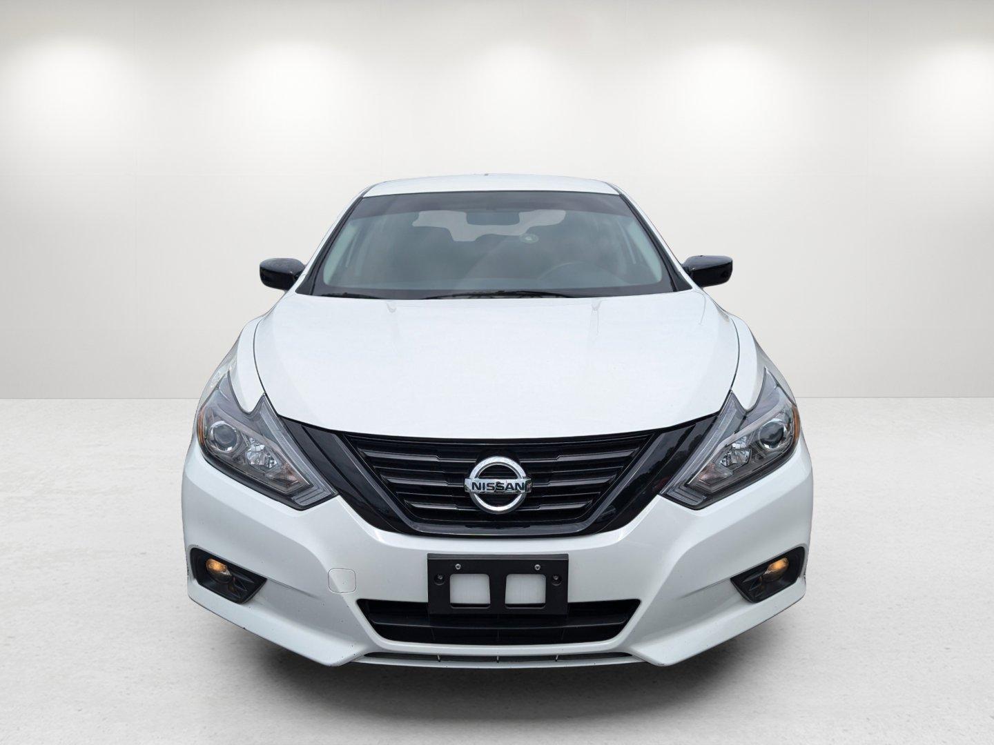 2018 /Sport Interior Nissan Altima 2.5 SR (1N4AL3AP4JC) with an Regular Unleaded I-4 2.5 L/152 engine, 1-Speed CVT w/OD transmission, located at 3959 U.S. 80 W, Phenix City, AL, 36870, (334) 297-4885, 32.469296, -85.135185 - 2018 Nissan Altima 2.5 SR - Photo#3
