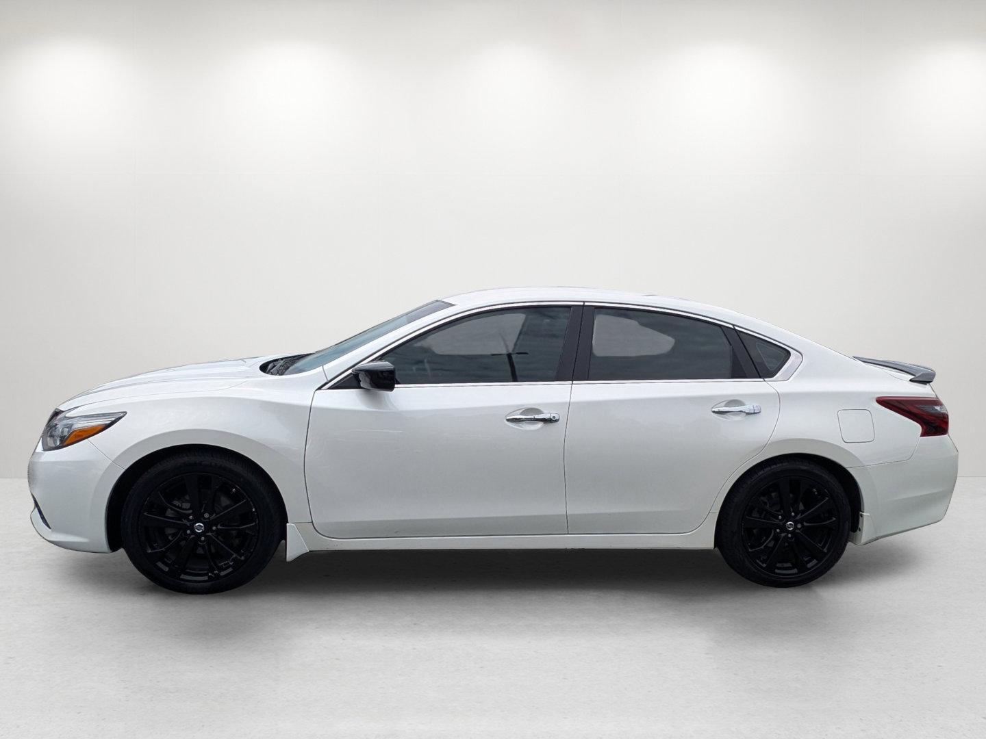 2018 /Sport Interior Nissan Altima 2.5 SR (1N4AL3AP4JC) with an Regular Unleaded I-4 2.5 L/152 engine, 1-Speed CVT w/OD transmission, located at 3959 U.S. 80 W, Phenix City, AL, 36870, (334) 297-4885, 32.469296, -85.135185 - 2018 Nissan Altima 2.5 SR - Photo#9