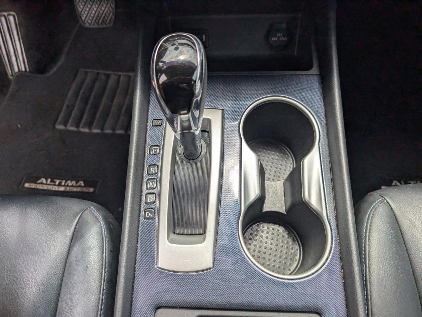 2018 /Sport Interior Nissan Altima 2.5 SR (1N4AL3AP4JC) with an Regular Unleaded I-4 2.5 L/152 engine, 1-Speed CVT w/OD transmission, located at 3959 U.S. 80 W, Phenix City, AL, 36870, (334) 297-4885, 32.469296, -85.135185 - 2018 Nissan Altima 2.5 SR - Photo#15