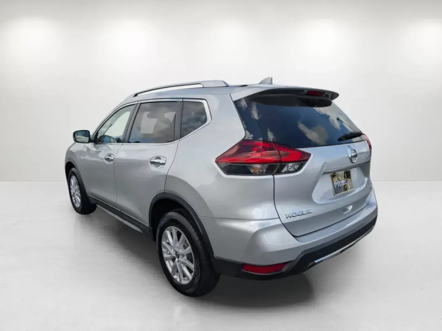 2018 /Charcoal Nissan Rogue SV (KNMAT2MVXJP) with an Regular Unleaded I-4 2.5 L/152 engine, 1-Speed CVT w/OD transmission, located at 3959 U.S. 80 W, Phenix City, AL, 36870, (334) 297-4885, 32.469296, -85.135185 - 2018 Nissan Rogue SV - Photo#7