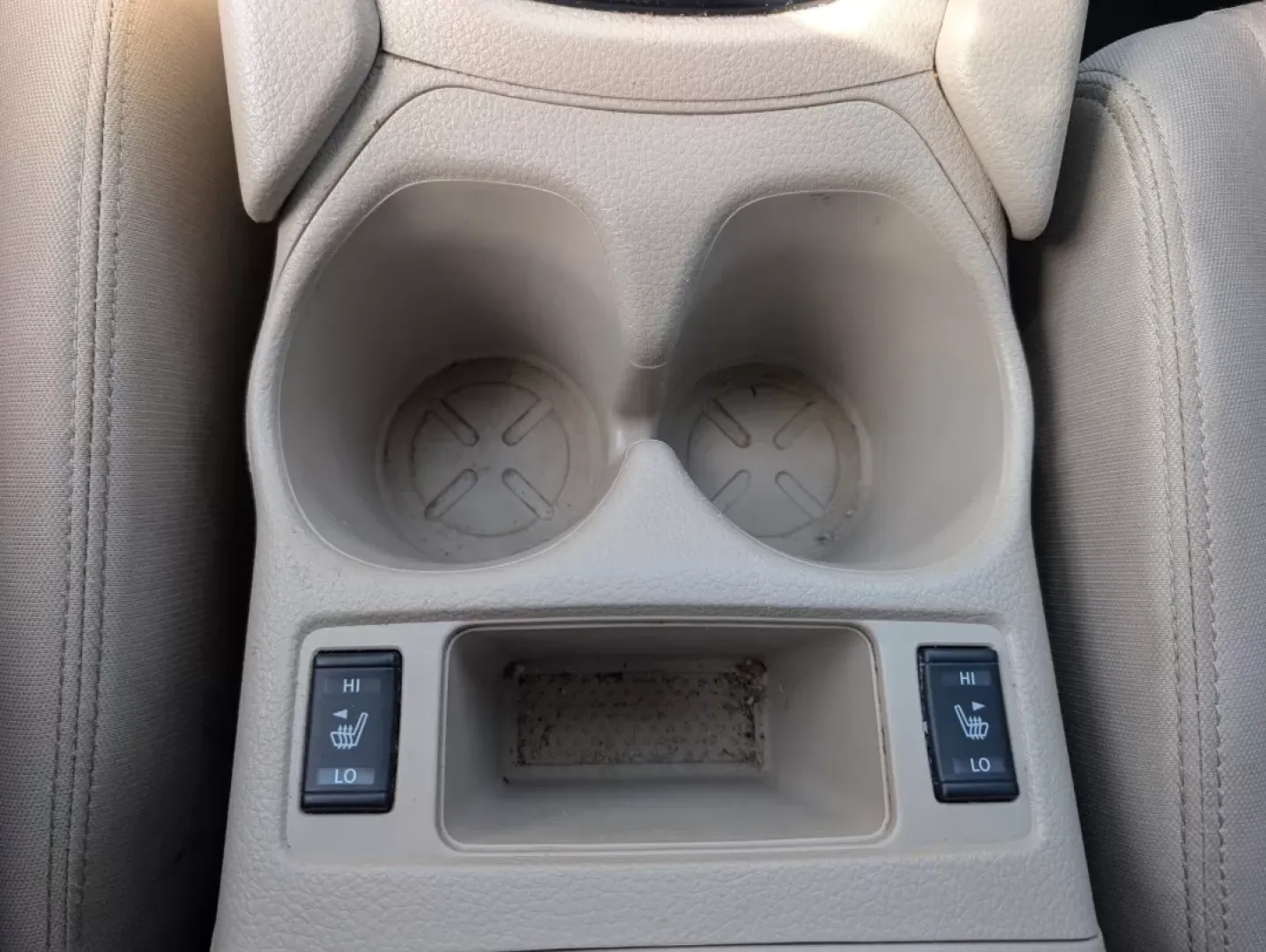 2018 /Almond Nissan Rogue SV (KNMAT2MV8JP) with an Other engine, located at 804 22nd Ave, Phenix City, AL, 36870, (334) 297-1860, 32.484749, -85.024475 - **Elevate Your Family Adventures with the 2018 Nissan Rogue SV at Gils Auto!**<br /> <br /> Are you searching for the perfect vehicle to accommodate your family's adventures or daily commutes? Look no further than the 2018 Nissan Rogue SV, available now at Gils Auto in Phenix City, AL. This versatil - Photo#11