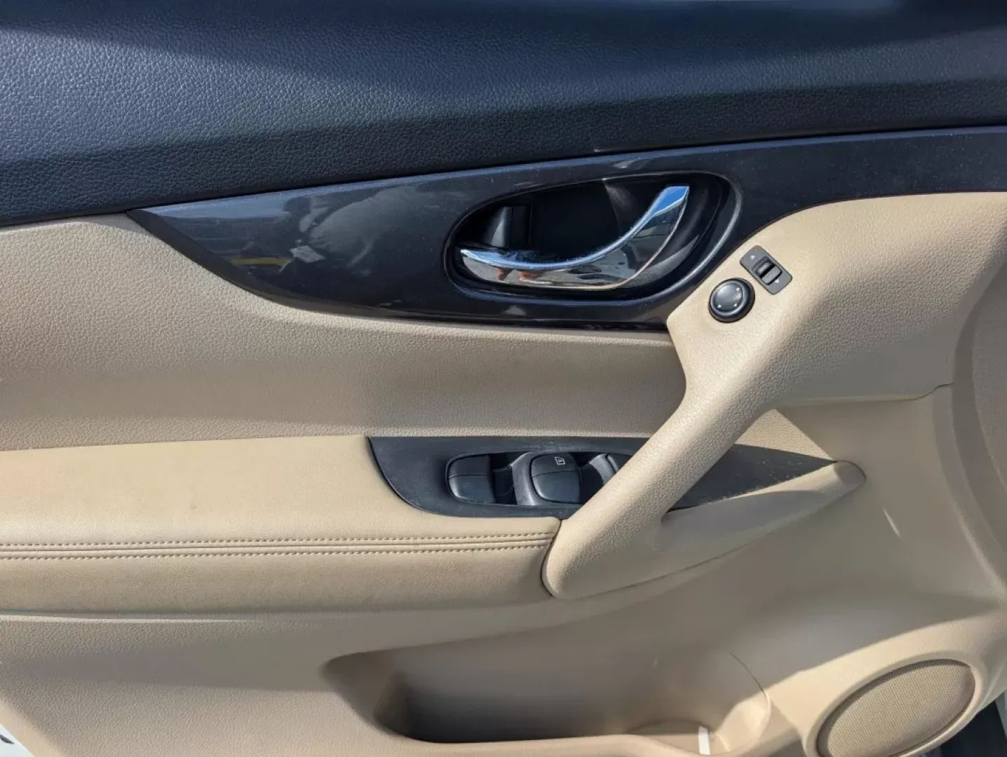 2018 /Almond Nissan Rogue SV (KNMAT2MV8JP) with an Other engine, located at 804 22nd Ave, Phenix City, AL, 36870, (334) 297-1860, 32.484749, -85.024475 - **Elevate Your Family Adventures with the 2018 Nissan Rogue SV at Gils Auto!**<br /> <br /> Are you searching for the perfect vehicle to accommodate your family's adventures or daily commutes? Look no further than the 2018 Nissan Rogue SV, available now at Gils Auto in Phenix City, AL. This versatil - Photo#16