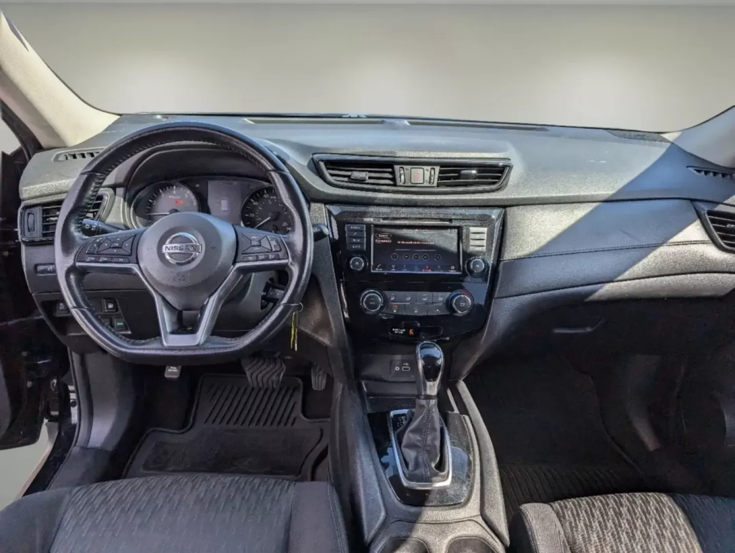 2018 /Charcoal Nissan Rogue S (JN8AT2MT8JW) with an Other engine, located at 1430 Gateway Drive, Opelika, AL, 36801, (334) 239-0944, 32.637871, -85.409790 - **Adventure Awaits with the 2018 Nissan Rogue at Gils Auto Your Buy Here Pay Here Dealership in Phenix City, AL!**<br /> <br /> Are you ready for your next adventure? Whether it's a daily commute, a family road trip, or weekend getaways to nearby attractions like Lake Harding and the Chattahoochee - Photo#11