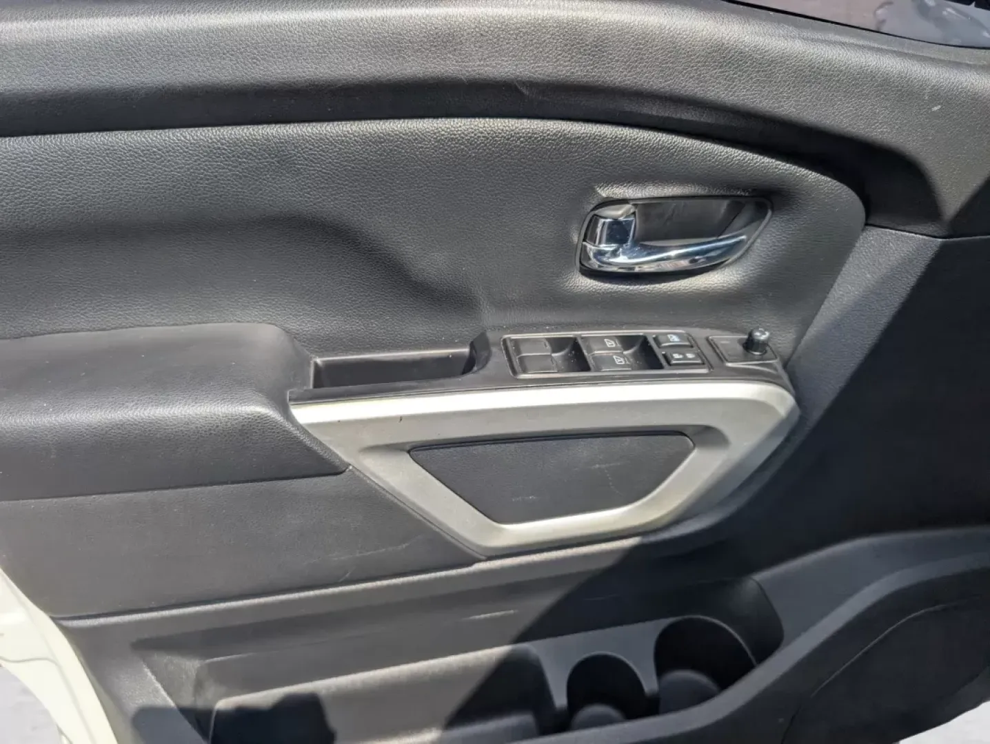 2018 /Black Nissan Titan SV (1N6AA1E63JN) with an Other engine, located at 1430 Gateway Drive, Opelika, AL, 36801, (334) 239-0944, 32.637871, -85.409790 - **Unleash Your Weekend Adventures in the 2018 Nissan Titan SV at Gils Auto - Phenix City!** <br /> <br /> Are you ready to elevate your weekend getaways or tackle daily commutes with confidence? The 2018 Nissan Titan SV, now available at Gils Auto in Phenix City, AL, is the perfect companion for th - Photo#8