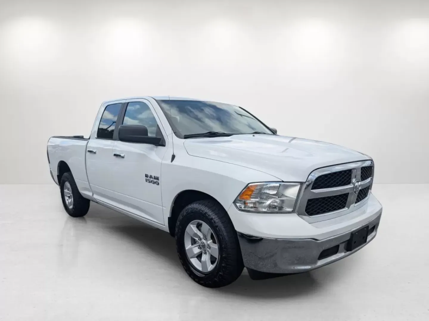 2018 /Diesel Gray/Black Ram 1500 SLT (1C6RR6GG1JS) with an Other engine, located at 5115 14th Ave., Columbus, GA, 31904, (706) 323-0345, 32.511494, -84.971046 - Experience the perfect blend of practicality and capability with this 2018 Ram 1500 SLT, designed for those who crave adventure and dependability. Whether you're a busy professional needing a reliable daily driver, a growing family looking for extra space, or someone who loves weekend getaways, this - Photo#3