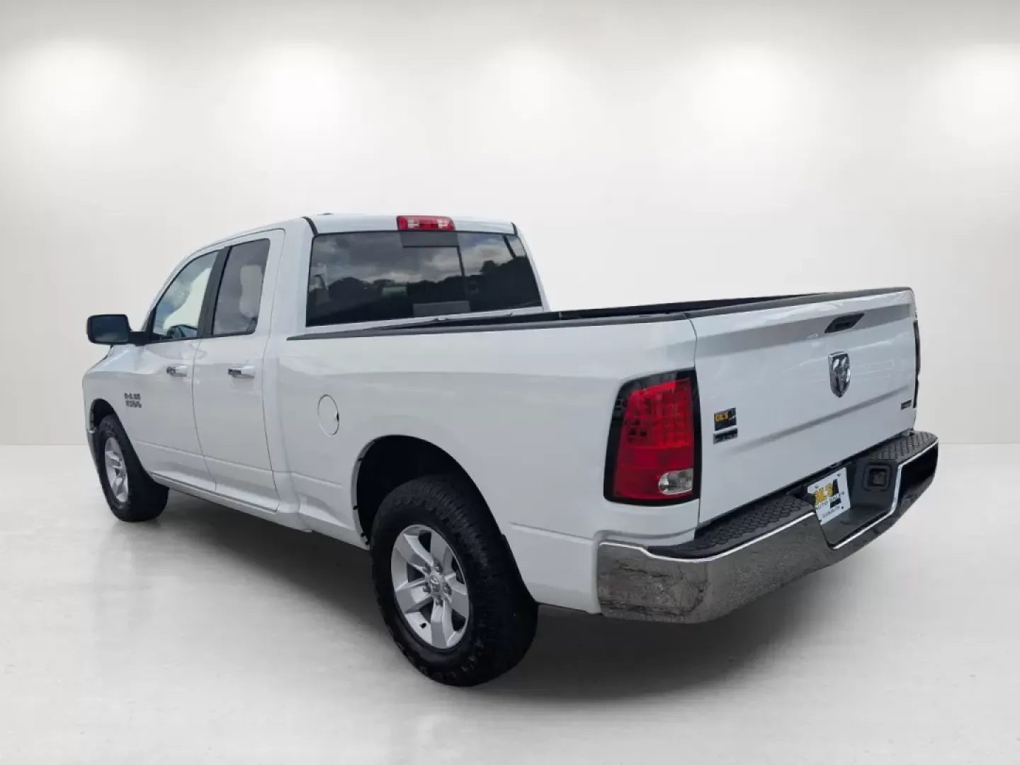 2018 /Diesel Gray/Black Ram 1500 SLT (1C6RR6GG1JS) with an Other engine, located at 5115 14th Ave., Columbus, GA, 31904, (706) 323-0345, 32.511494, -84.971046 - Experience the perfect blend of practicality and capability with this 2018 Ram 1500 SLT, designed for those who crave adventure and dependability. Whether you're a busy professional needing a reliable daily driver, a growing family looking for extra space, or someone who loves weekend getaways, this - Photo#7