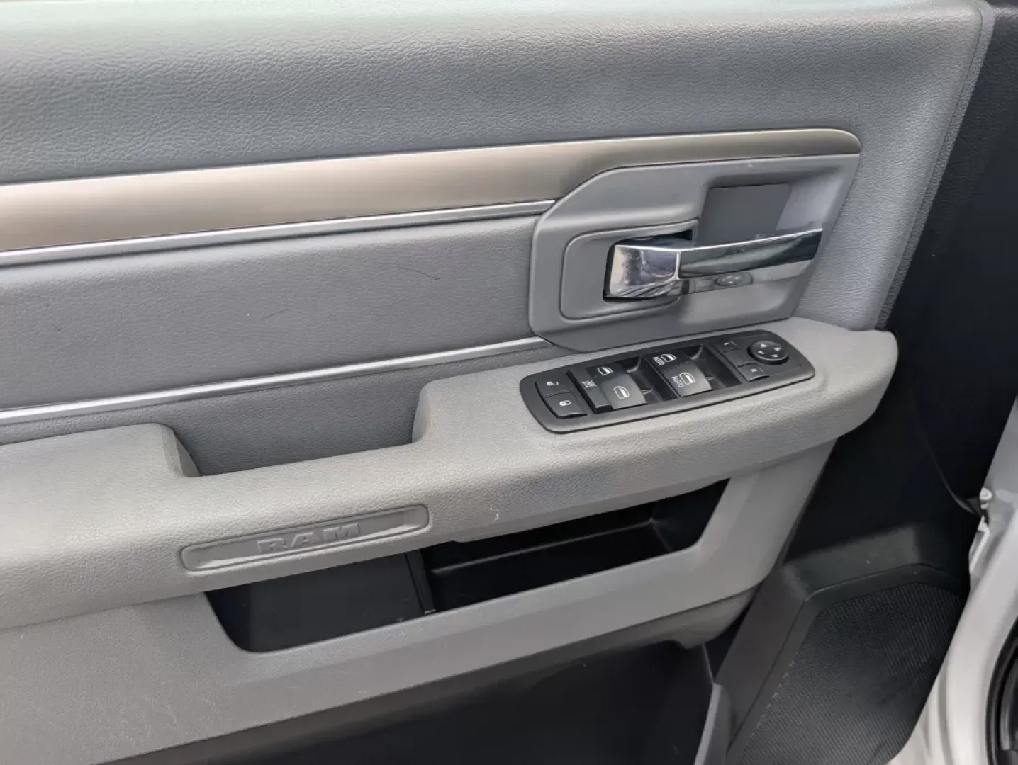 2018 /Diesel Gray/Black Ram 1500 SLT (1C6RR6GG1JS) with an Other engine, located at 5115 14th Ave., Columbus, GA, 31904, (706) 323-0345, 32.511494, -84.971046 - Experience the perfect blend of practicality and capability with this 2018 Ram 1500 SLT, designed for those who crave adventure and dependability. Whether you're a busy professional needing a reliable daily driver, a growing family looking for extra space, or someone who loves weekend getaways, this - Photo#9