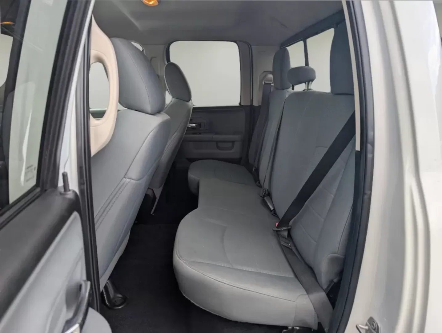 2018 /Diesel Gray/Black Ram 1500 SLT (1C6RR6GG1JS) with an Other engine, located at 5115 14th Ave., Columbus, GA, 31904, (706) 323-0345, 32.511494, -84.971046 - Experience the perfect blend of practicality and capability with this 2018 Ram 1500 SLT, designed for those who crave adventure and dependability. Whether you're a busy professional needing a reliable daily driver, a growing family looking for extra space, or someone who loves weekend getaways, this - Photo#12