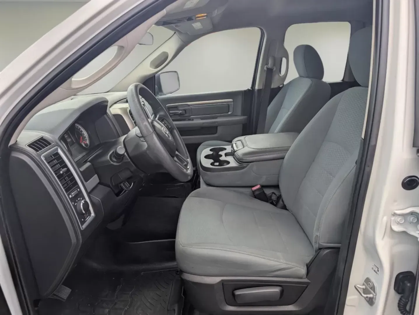 2018 /Diesel Gray/Black Ram 1500 SLT (1C6RR6GG1JS) with an Other engine, located at 5115 14th Ave., Columbus, GA, 31904, (706) 323-0345, 32.511494, -84.971046 - Experience the perfect blend of practicality and capability with this 2018 Ram 1500 SLT, designed for those who crave adventure and dependability. Whether you're a busy professional needing a reliable daily driver, a growing family looking for extra space, or someone who loves weekend getaways, this - Photo#9