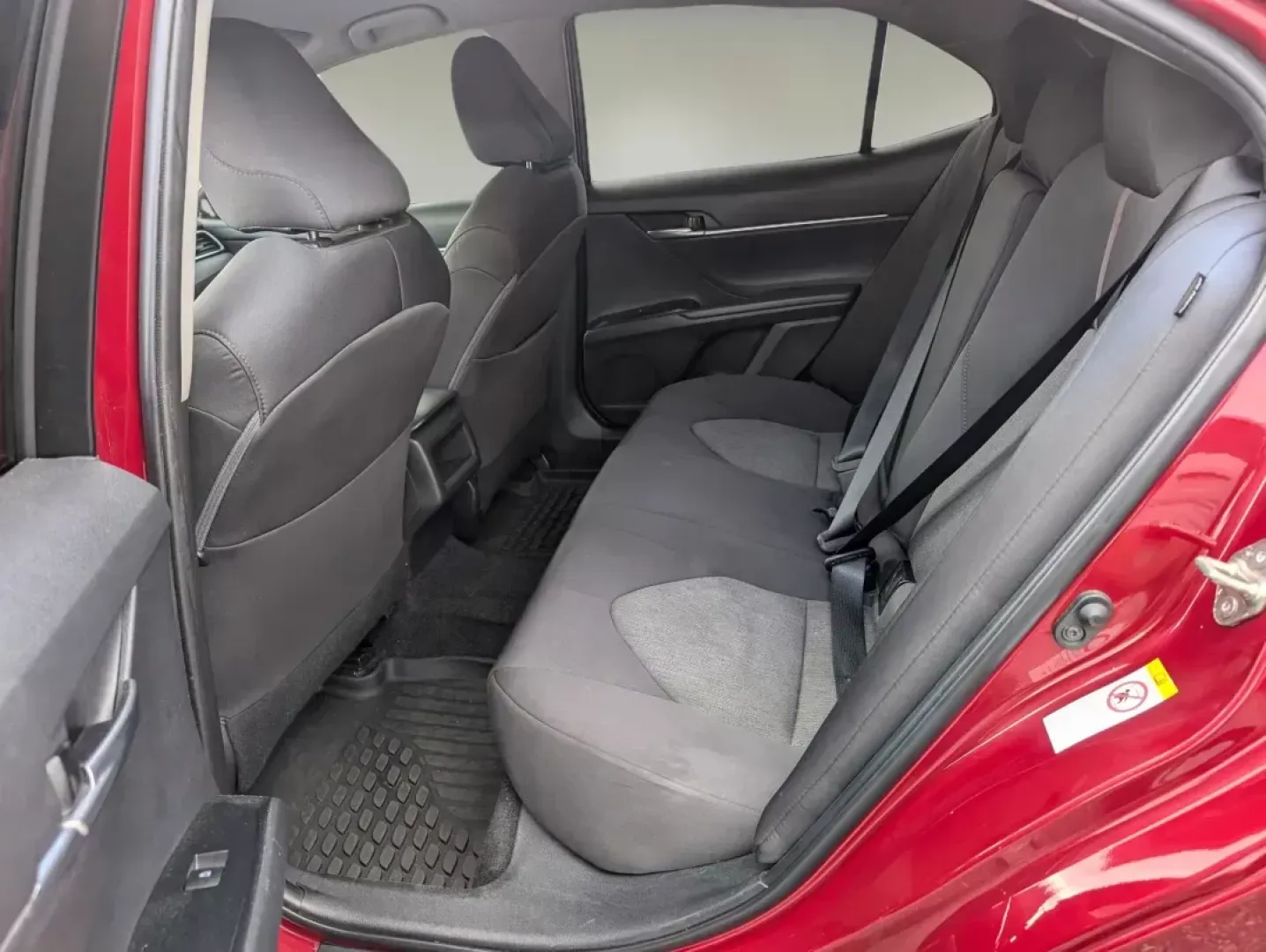 2018 Toyota Camry LE (4T1B11HK0JU) with an Regular Unleaded I-4 2.5 L/152 engine, 8-Speed Automatic w/OD transmission, located at 7000 Northlake Connector, Columbus, GA, 31904, (706) 987-8085, 32.524975, -84.978134 - 2018 Toyota Camry LE - Photo#10