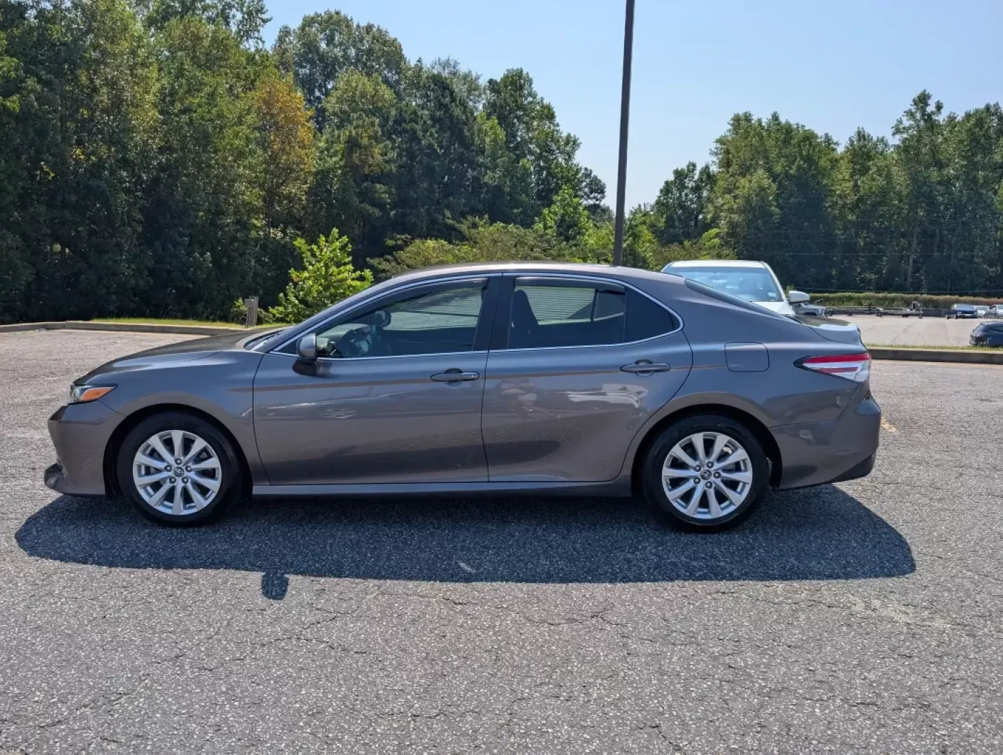 2018 Toyota Camry LE (4T1B11HK9JU) with an Other engine, located at 3959 U.S. 80 W, Phenix City, AL, 36870, (334) 297-4885, 32.469296, -85.135185 - **Experience the Open Road in Style with the 2018 Toyota Camry LE Perfect for Your Daily Adventures!**<br /> <br /> At Gils Auto, located conveniently at 3959 U.S. 80 W, Phenix City, AL 36870, we understand that every day can be an adventure. Whether you're commuting to work, shuttling the kids to - Photo#7