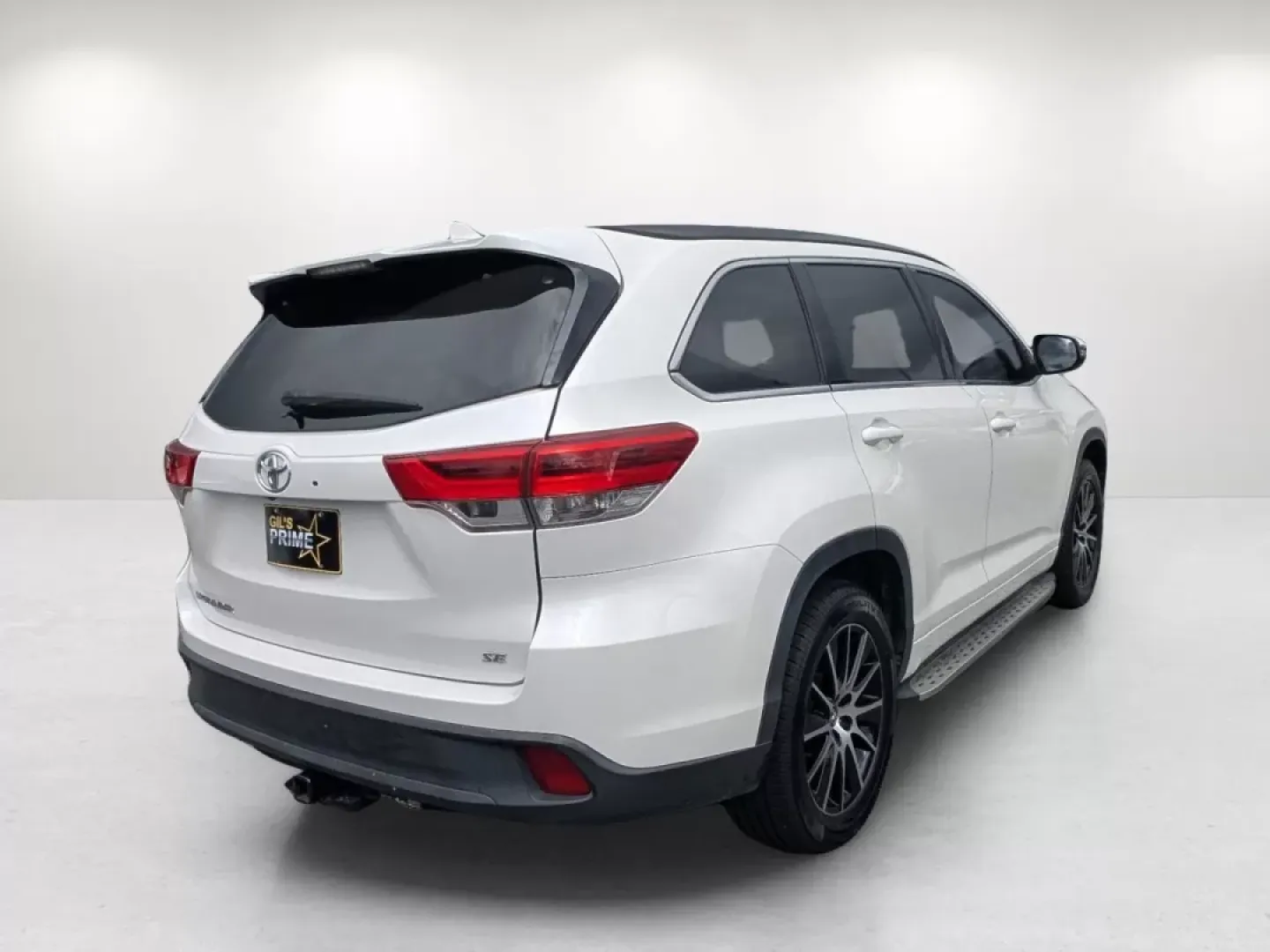 2018 Toyota Highlander (5TDKZRFH0JS) with an Other engine, located at 3959 U.S. 80 W, Phenix City, AL, 36870, (334) 297-4885, 32.469296, -85.135185 - **Experience Unmatched Versatility with the 2018 Toyota Highlander at Gils Auto - Your Buy Here Pay Here Dealership in Phenix City, AL!**<br /> <br /> Are you ready to elevate your family adventures, daily commutes, or weekend getaways? Meet the 2018 Toyota Highlander, the perfect blend of comfort, - Photo#5