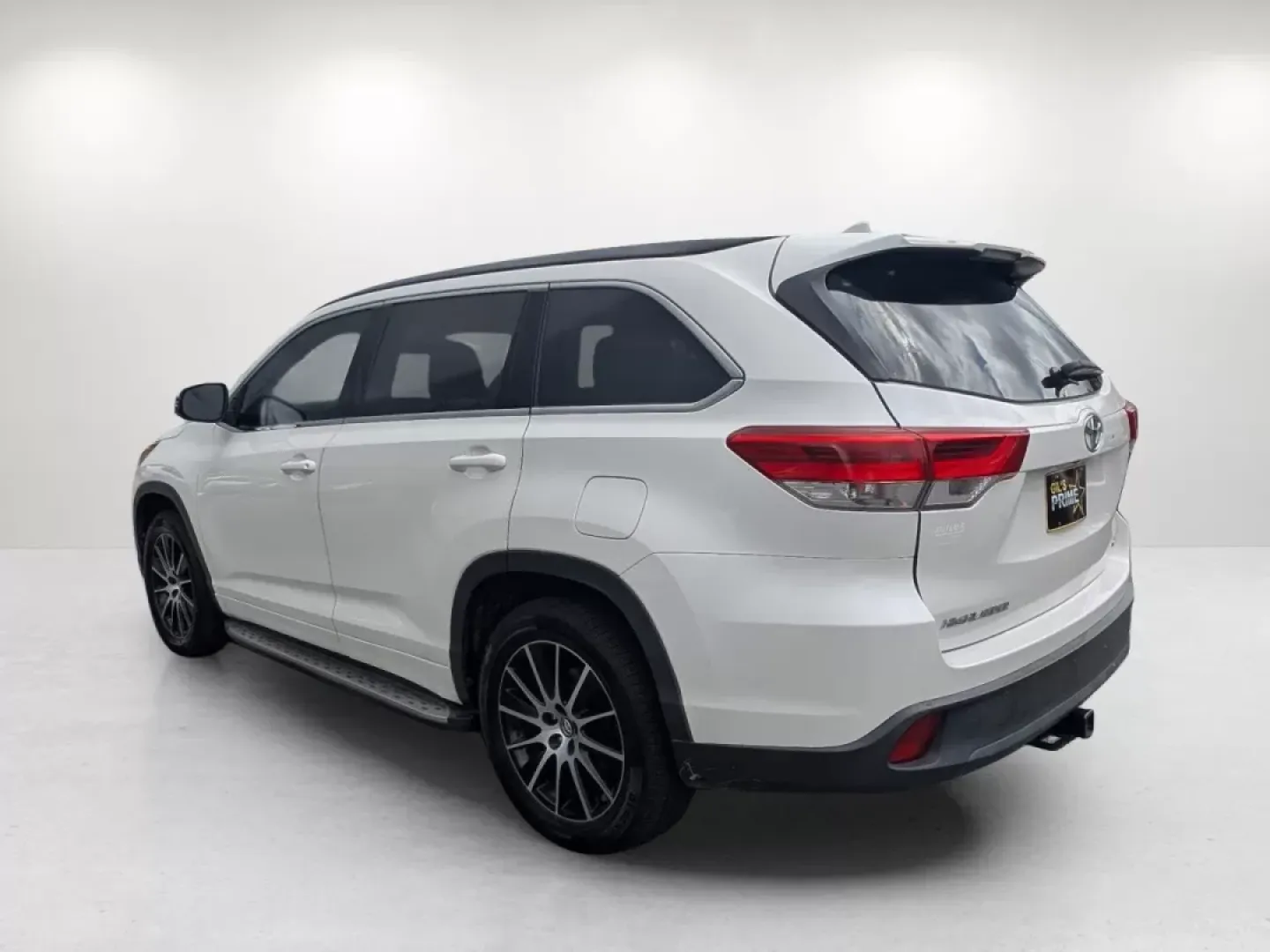 2018 Toyota Highlander (5TDKZRFH0JS) with an Other engine, located at 3959 U.S. 80 W, Phenix City, AL, 36870, (334) 297-4885, 32.469296, -85.135185 - **Experience Unmatched Versatility with the 2018 Toyota Highlander at Gils Auto - Your Buy Here Pay Here Dealership in Phenix City, AL!**<br /> <br /> Are you ready to elevate your family adventures, daily commutes, or weekend getaways? Meet the 2018 Toyota Highlander, the perfect blend of comfort, - Photo#7