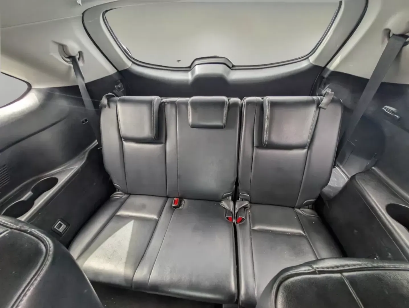 2018 Toyota Highlander (5TDKZRFH0JS) with an Other engine, located at 3959 U.S. 80 W, Phenix City, AL, 36870, (334) 297-4885, 32.469296, -85.135185 - **Experience Unmatched Versatility with the 2018 Toyota Highlander at Gils Auto - Your Buy Here Pay Here Dealership in Phenix City, AL!**<br /> <br /> Are you ready to elevate your family adventures, daily commutes, or weekend getaways? Meet the 2018 Toyota Highlander, the perfect blend of comfort, - Photo#12