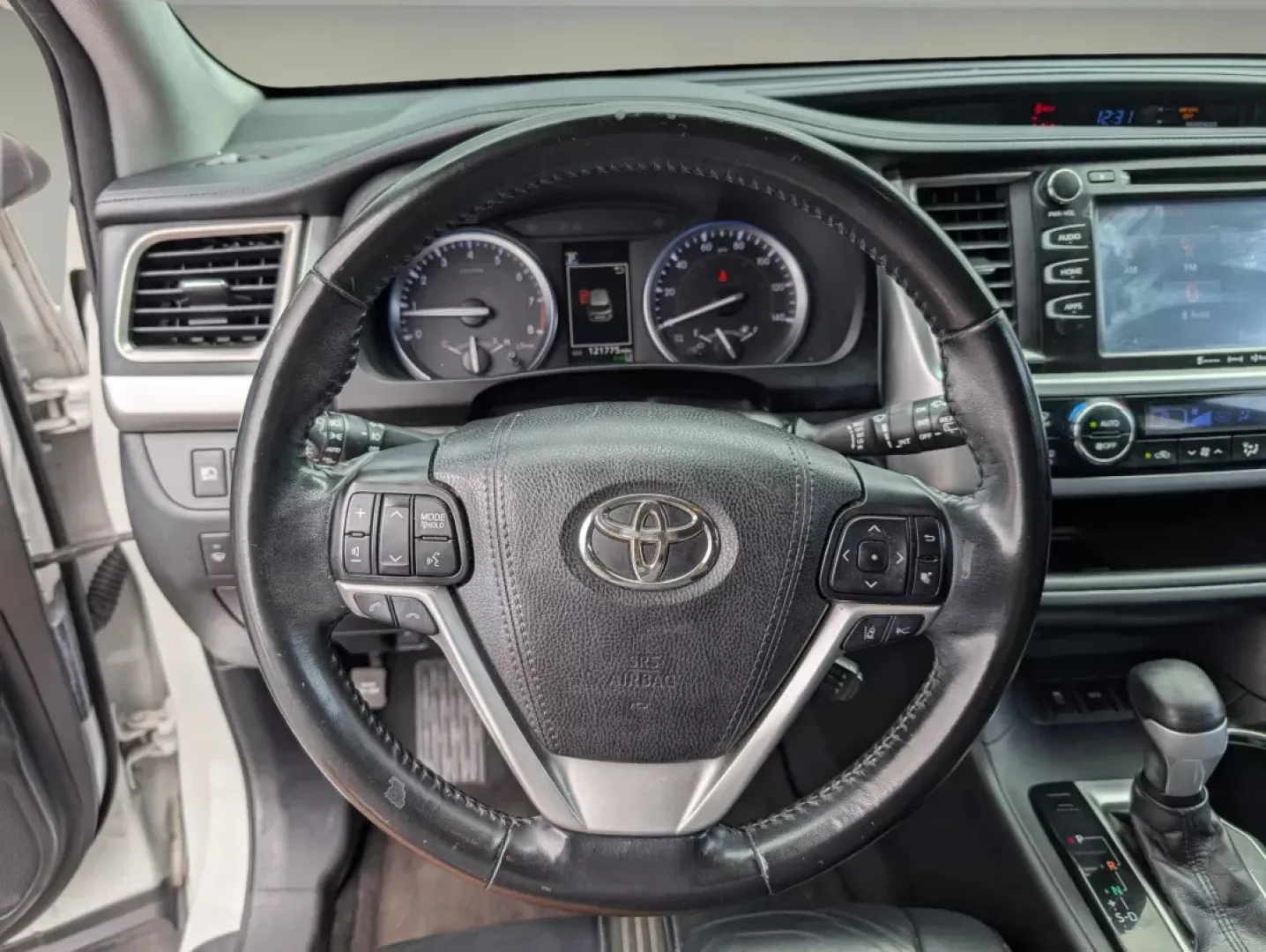 2018 Toyota Highlander (5TDKZRFH0JS) with an Other engine, located at 3959 U.S. 80 W, Phenix City, AL, 36870, (334) 297-4885, 32.469296, -85.135185 - **Experience Unmatched Versatility with the 2018 Toyota Highlander at Gils Auto - Your Buy Here Pay Here Dealership in Phenix City, AL!**<br /> <br /> Are you ready to elevate your family adventures, daily commutes, or weekend getaways? Meet the 2018 Toyota Highlander, the perfect blend of comfort, - Photo#16