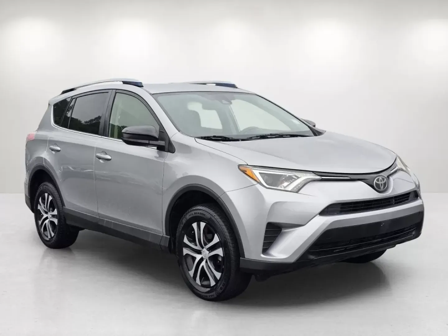2018 Toyota RAV4 LE (JTMZFREV4JJ) with an Other engine, located at 1430 Gateway Drive, Opelika, AL, 36801, (334) 239-0944, 32.637871, -85.409790 - 2018 Toyota RAV4 LE - Photo#2