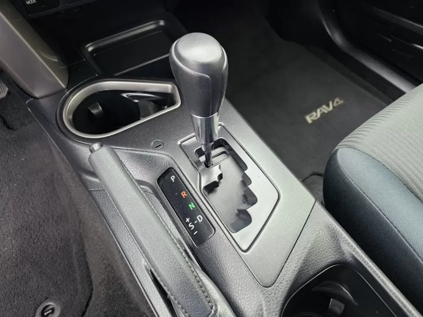 2018 Toyota RAV4 LE (JTMZFREV4JJ) with an Other engine, located at 7000 Northlake Connector, Columbus, GA, 31904, (706) 987-8085, 32.524975, -84.978134 - Adventure awaits with the 2018 Toyota RAV4 LE, a versatile SUV that's perfect for your active lifestyle. Whether you're planning weekend getaways, daily commutes, or family road trips, this vehicle is engineered to meet your needs and exceed your expectations. At Gils Auto in Phenix City, AL, we pro - Photo#12