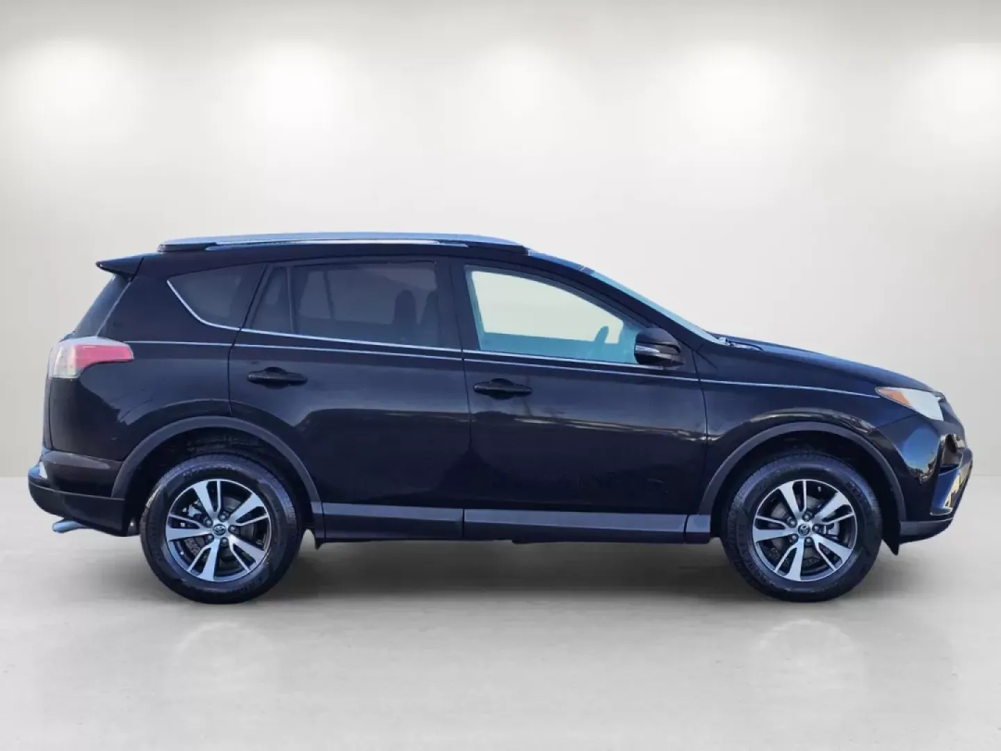 2018 Toyota RAV4 XLE (2T3RFREV3JW) with an Other engine, located at 804 22nd Ave, Phenix City, AL, 36870, (334) 297-1860, 32.484749, -85.024475 - 2018 Toyota RAV4 XLE - Photo#3