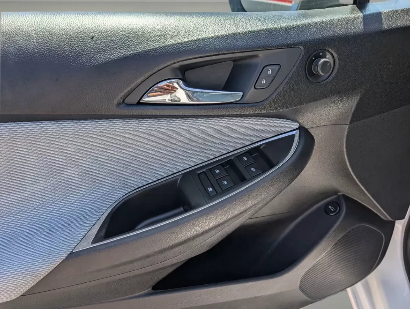 2019 /Jet Black/Galvanized Chevrolet Cruze LT (1G1BE5SM5K7) with an Other engine, located at 7000 Northlake Connector, Columbus, GA, 31904, (706) 987-8085, 32.524975, -84.978134 - **Experience the Open Road with the 2019 Chevrolet Cruze LT Perfect for Your Next Adventure!**<br /> <br /> Are you seeking an affordable, reliable vehicle that will accompany you through daily commutes, family outings, and spontaneous weekend getaways? Look no further than the 2019 Chevrolet Cruze - Photo#8