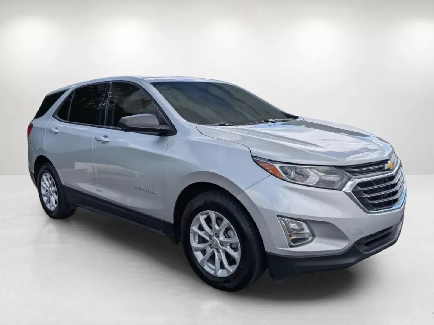 2019 /Medium Ash Gray Chevrolet Equinox LS (2GNAXHEV2K6) with an Other engine, located at 7000 Northlake Connector, Columbus, GA, 31904, (706) 987-8085, 32.524975, -84.978134 - **Experience Adventure with the 2019 Chevrolet Equinox LS at Gils Auto - Phenix City #2!**<br /> <br /> Are you in search of a reliable and stylish SUV that can elevate your daily commute, family outings, or weekend adventures? Look no further than this 2019 Chevrolet Equinox LS, available now at Gi - Photo#2