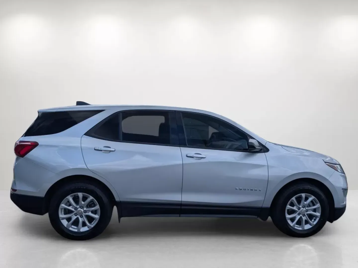 2019 /Medium Ash Gray Chevrolet Equinox LS (2GNAXHEV2K6) with an Other engine, located at 7000 Northlake Connector, Columbus, GA, 31904, (706) 987-8085, 32.524975, -84.978134 - **Experience Adventure with the 2019 Chevrolet Equinox LS at Gils Auto - Phenix City #2!**<br /> <br /> Are you in search of a reliable and stylish SUV that can elevate your daily commute, family outings, or weekend adventures? Look no further than this 2019 Chevrolet Equinox LS, available now at Gi - Photo#3