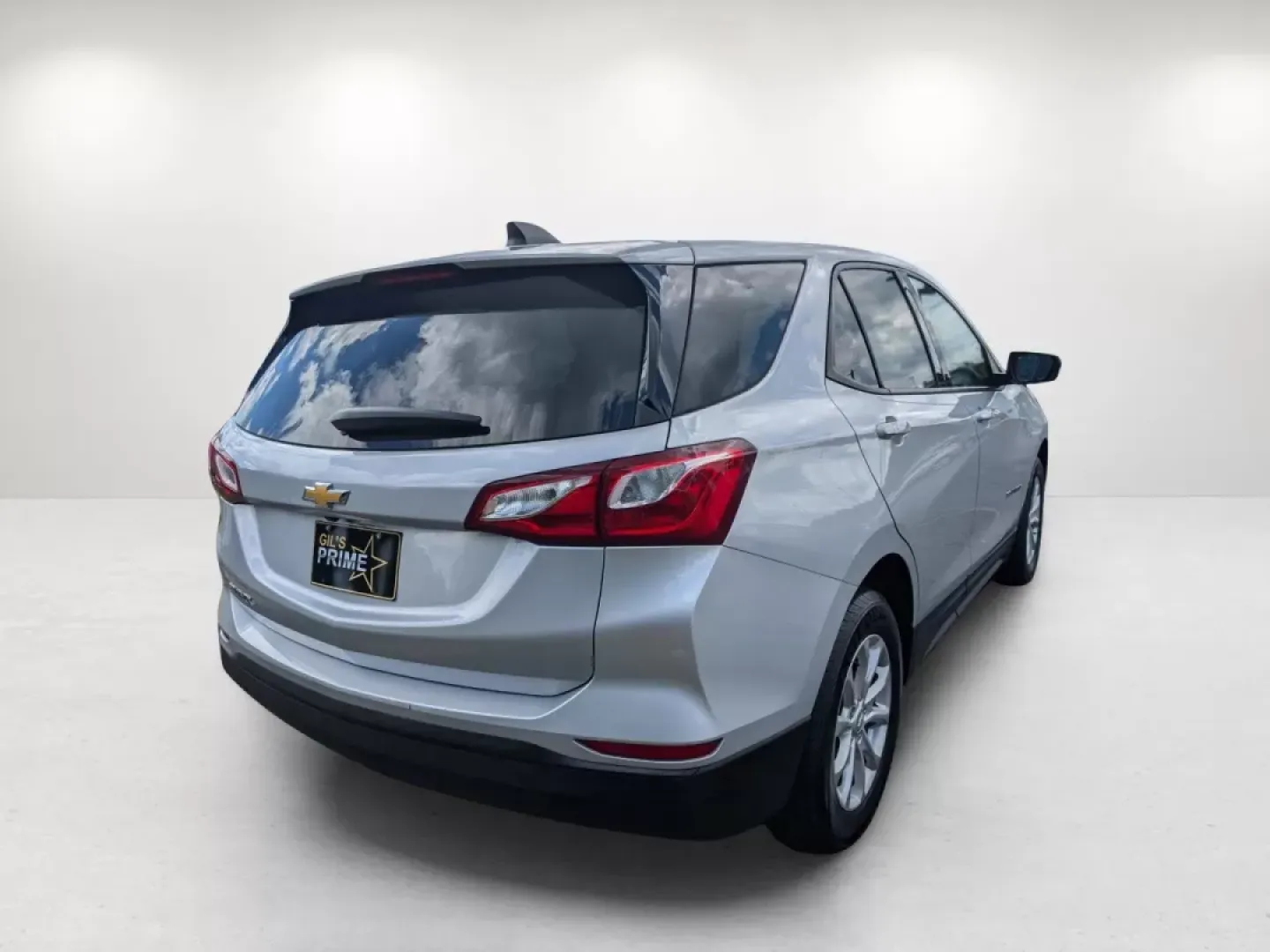 2019 /Medium Ash Gray Chevrolet Equinox LS (2GNAXHEV2K6) with an Other engine, located at 7000 Northlake Connector, Columbus, GA, 31904, (706) 987-8085, 32.524975, -84.978134 - **Experience Adventure with the 2019 Chevrolet Equinox LS at Gils Auto - Phenix City #2!**<br /> <br /> Are you in search of a reliable and stylish SUV that can elevate your daily commute, family outings, or weekend adventures? Look no further than this 2019 Chevrolet Equinox LS, available now at Gi - Photo#4