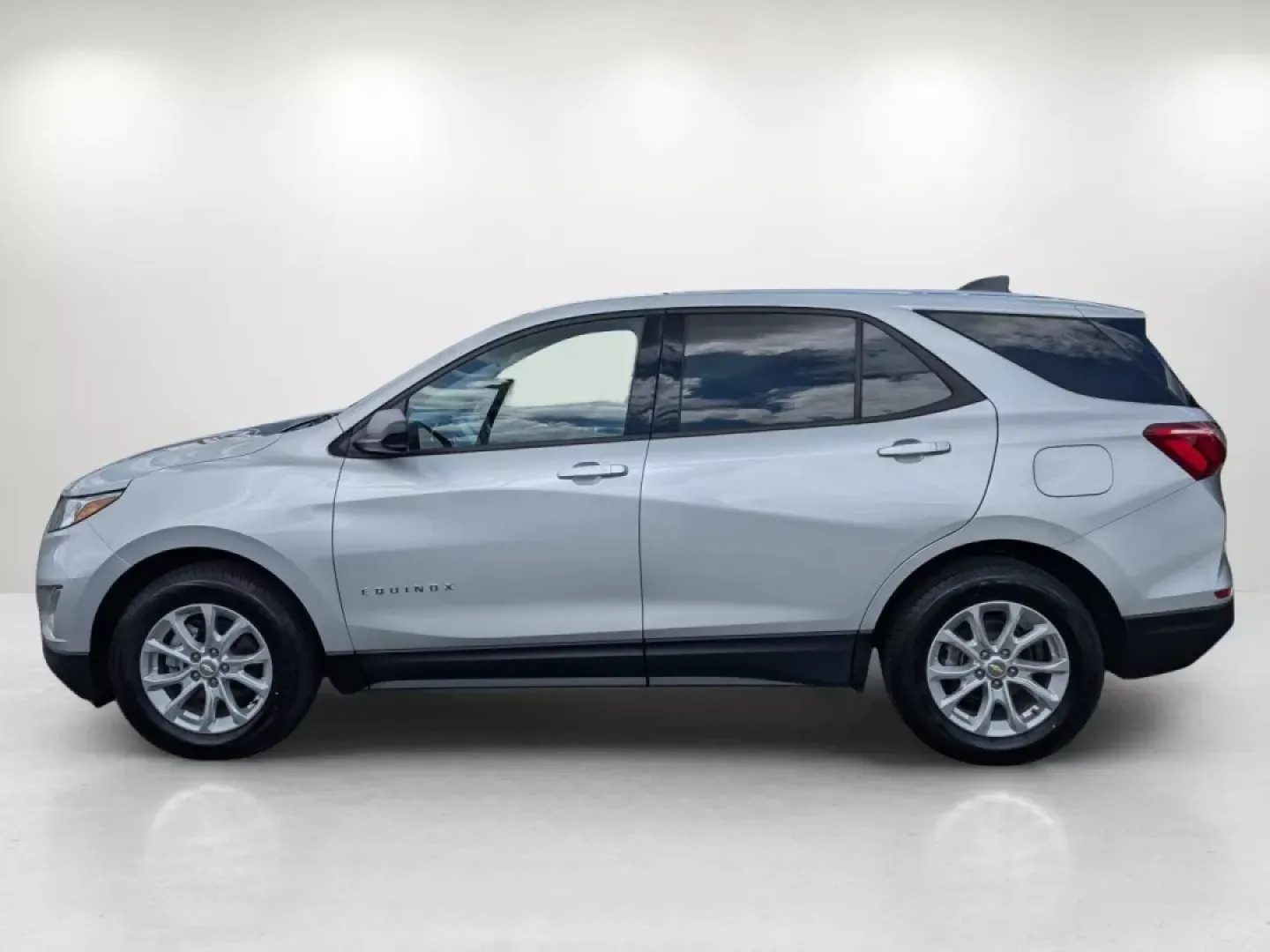 2019 /Medium Ash Gray Chevrolet Equinox LS (2GNAXHEV2K6) with an Other engine, located at 7000 Northlake Connector, Columbus, GA, 31904, (706) 987-8085, 32.524975, -84.978134 - **Experience Adventure with the 2019 Chevrolet Equinox LS at Gils Auto - Phenix City #2!**<br /> <br /> Are you in search of a reliable and stylish SUV that can elevate your daily commute, family outings, or weekend adventures? Look no further than this 2019 Chevrolet Equinox LS, available now at Gi - Photo#7