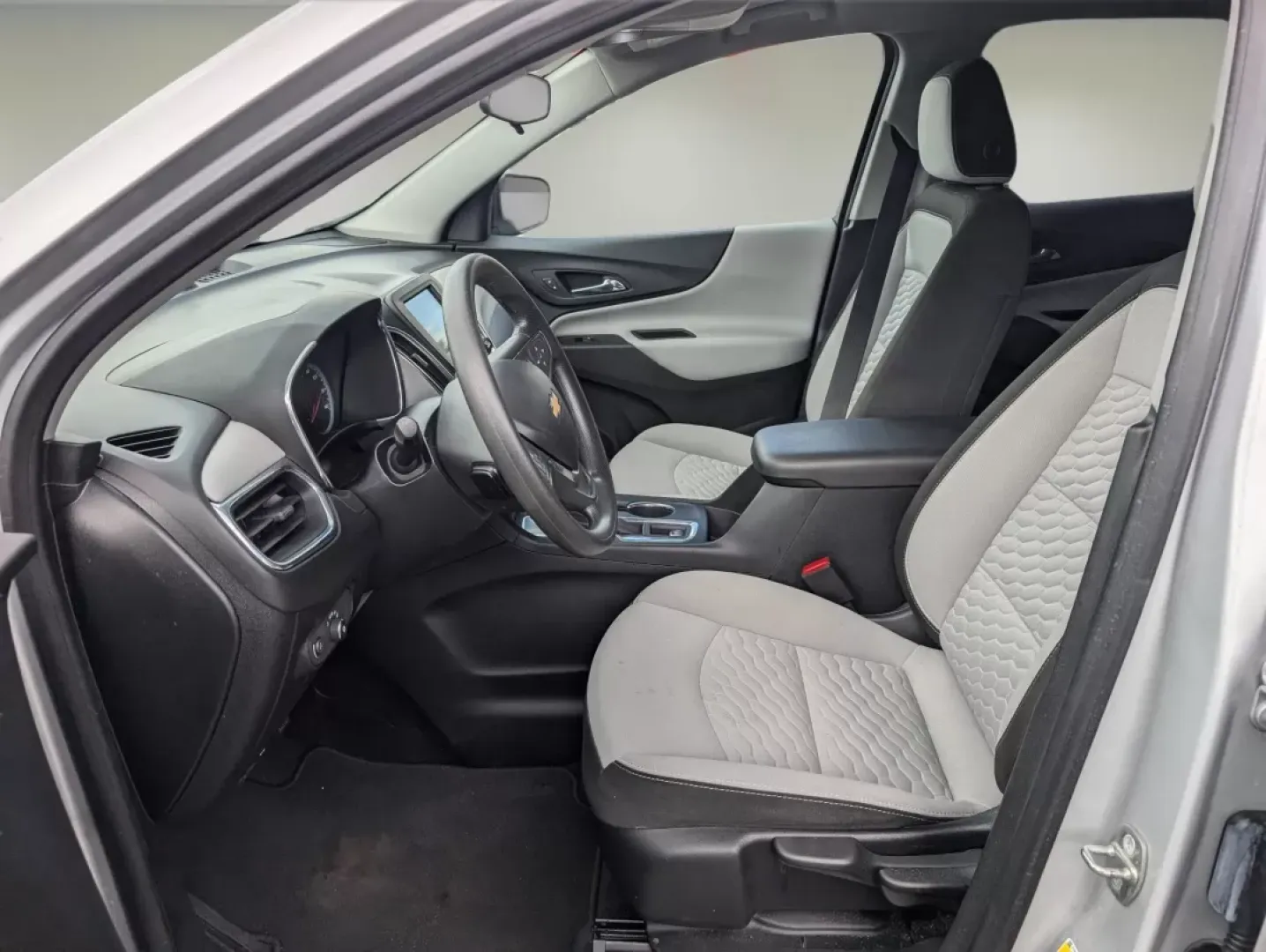 2019 /Medium Ash Gray Chevrolet Equinox LS (2GNAXHEV2K6) with an Other engine, located at 7000 Northlake Connector, Columbus, GA, 31904, (706) 987-8085, 32.524975, -84.978134 - **Experience Adventure with the 2019 Chevrolet Equinox LS at Gils Auto - Phenix City #2!**<br /> <br /> Are you in search of a reliable and stylish SUV that can elevate your daily commute, family outings, or weekend adventures? Look no further than this 2019 Chevrolet Equinox LS, available now at Gi - Photo#9