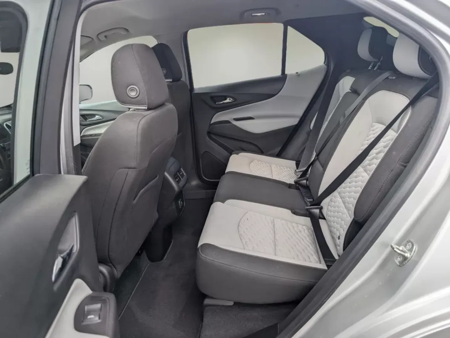 2019 /Medium Ash Gray Chevrolet Equinox LS (2GNAXHEV2K6) with an Other engine, located at 7000 Northlake Connector, Columbus, GA, 31904, (706) 987-8085, 32.524975, -84.978134 - **Experience Adventure with the 2019 Chevrolet Equinox LS at Gils Auto - Phenix City #2!**<br /> <br /> Are you in search of a reliable and stylish SUV that can elevate your daily commute, family outings, or weekend adventures? Look no further than this 2019 Chevrolet Equinox LS, available now at Gi - Photo#10