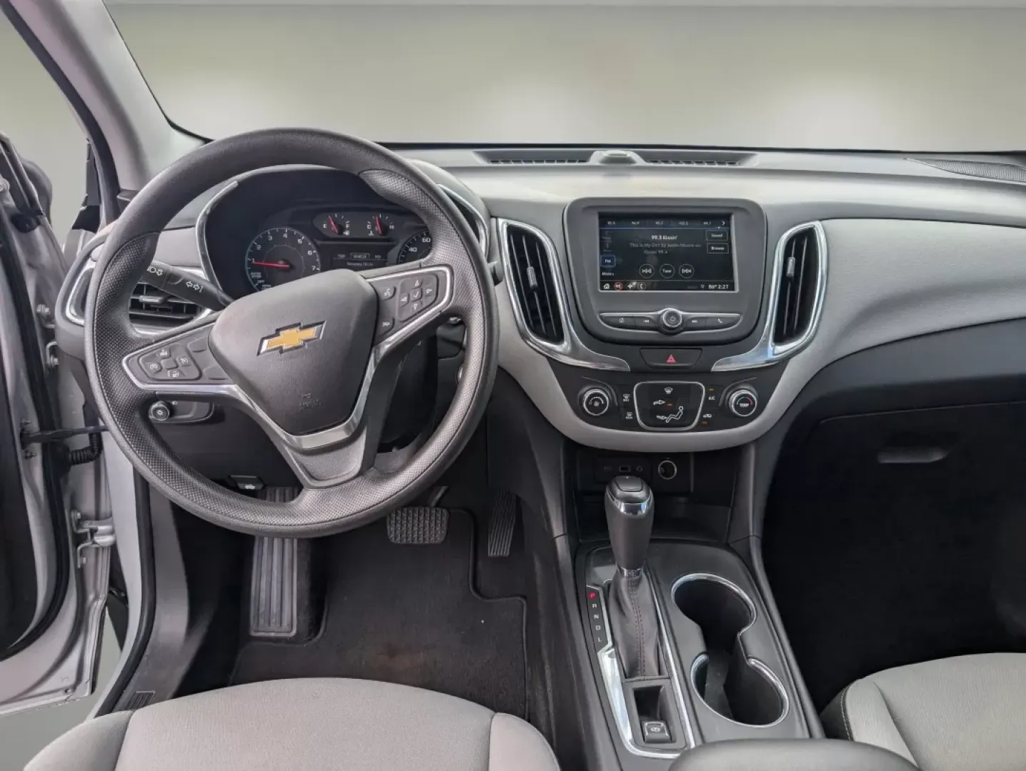 2019 /Medium Ash Gray Chevrolet Equinox LS (2GNAXHEV2K6) with an Other engine, located at 7000 Northlake Connector, Columbus, GA, 31904, (706) 987-8085, 32.524975, -84.978134 - **Experience Adventure with the 2019 Chevrolet Equinox LS at Gils Auto - Phenix City #2!**<br /> <br /> Are you in search of a reliable and stylish SUV that can elevate your daily commute, family outings, or weekend adventures? Look no further than this 2019 Chevrolet Equinox LS, available now at Gi - Photo#11