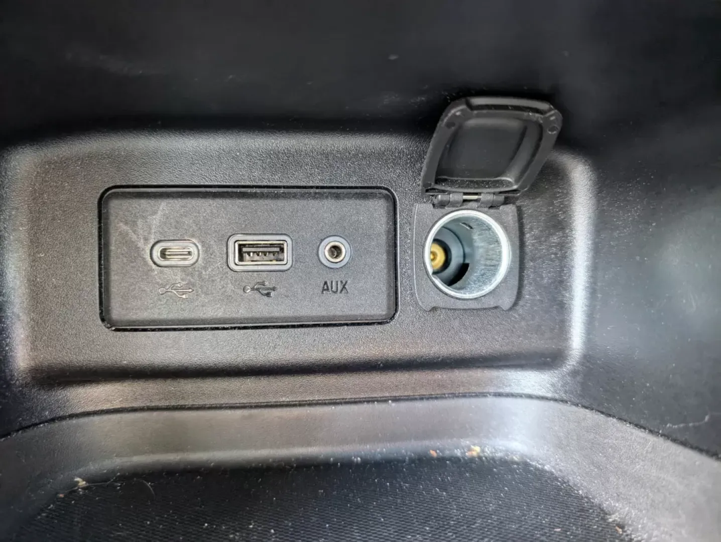 2019 /Medium Ash Gray Chevrolet Equinox LS (2GNAXHEV2K6) with an Other engine, located at 7000 Northlake Connector, Columbus, GA, 31904, (706) 987-8085, 32.524975, -84.978134 - **Experience Adventure with the 2019 Chevrolet Equinox LS at Gils Auto - Phenix City #2!**<br /> <br /> Are you in search of a reliable and stylish SUV that can elevate your daily commute, family outings, or weekend adventures? Look no further than this 2019 Chevrolet Equinox LS, available now at Gi - Photo#14