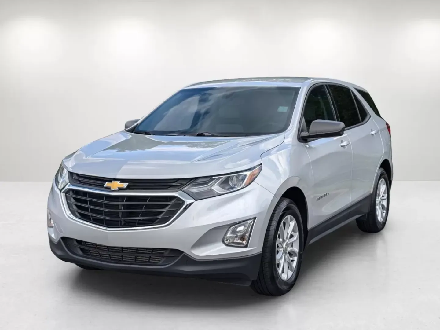 2019 /Medium Ash Gray Chevrolet Equinox LS (2GNAXHEV2K6) with an Other engine, located at 7000 Northlake Connector, Columbus, GA, 31904, (706) 987-8085, 32.524975, -84.978134 - **Experience Adventure with the 2019 Chevrolet Equinox LS at Gils Auto - Phenix City #2!**<br /> <br /> Are you in search of a reliable and stylish SUV that can elevate your daily commute, family outings, or weekend adventures? Look no further than this 2019 Chevrolet Equinox LS, available now at Gi - Photo#0