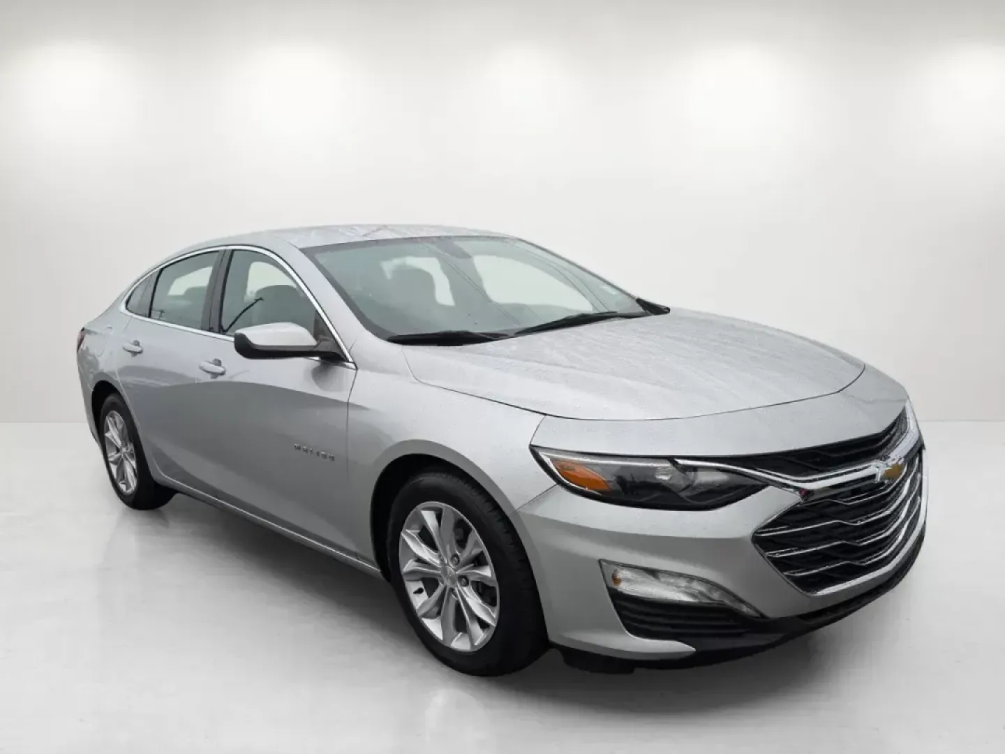 2019 /Dark Atmosphere/ Medium Ash Gray Chevrolet Malibu LT (1G1ZD5ST1KF) with an Turbocharged Gas I4 1.5L/91 engine, 1-Speed Automatic transmission, located at 804 22nd Ave, Phenix City, AL, 36870, (334) 297-1860, 32.484749, -85.024475 - 2019 Chevrolet Malibu LT - Photo#2