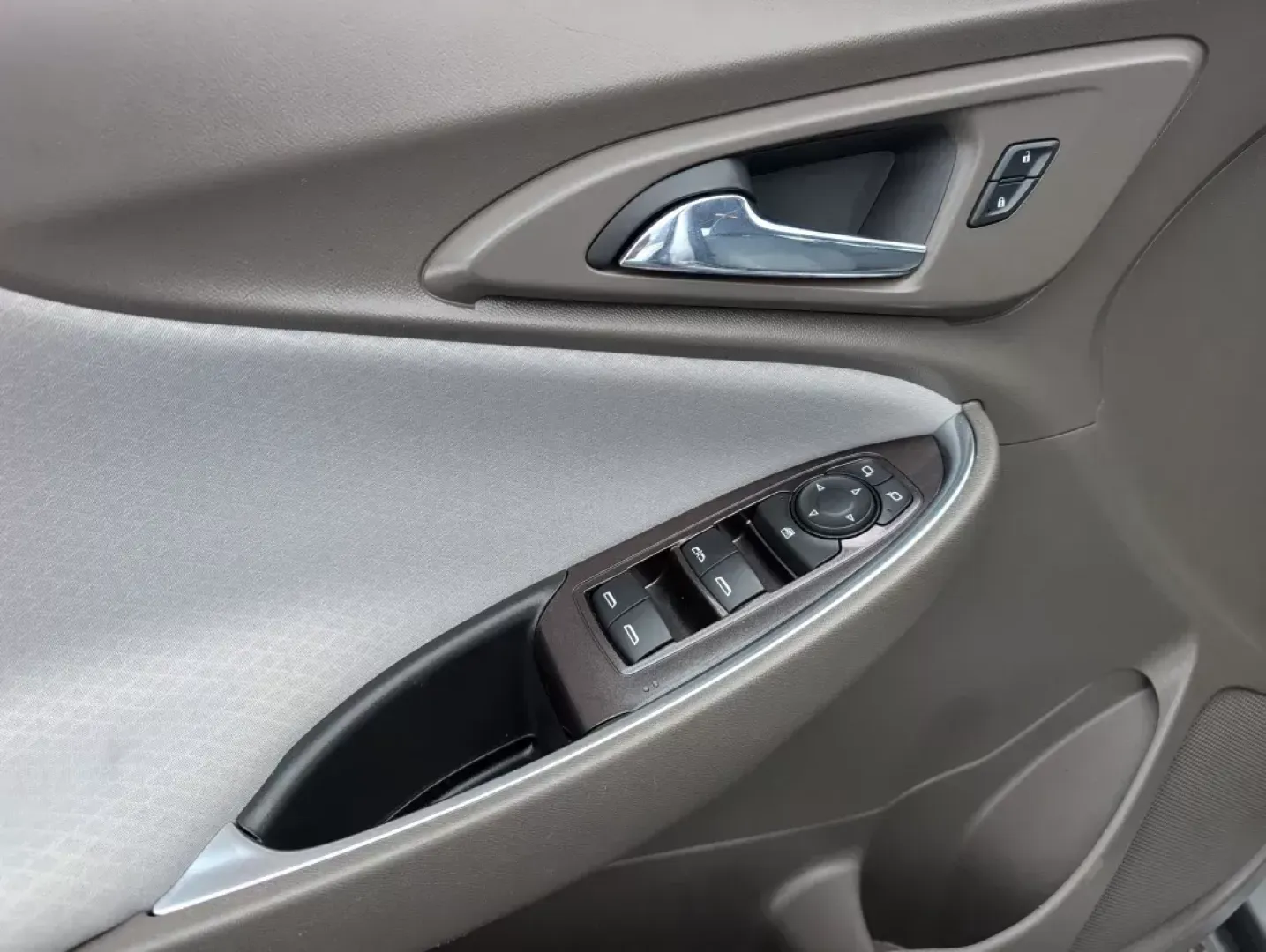 2019 /Dark Atmosphere/ Medium Ash Gray Chevrolet Malibu LT (1G1ZD5ST1KF) with an Other engine, located at 521 Old Farm Lane Rd, Prattville, AL, 36066, (334) 325-1505, 32.482460, -86.416367 - **Discover Your Next Adventure with the 2019 Chevrolet Malibu LT at Gils Auto!**<br /> <br /> Are you in the market for a reliable sedan that perfectly balances style, comfort, and technology? Meet the 2019 Chevrolet Malibu LT, available now at Gils Auto in Prattville, AL. With a low mileage of just - Photo#8