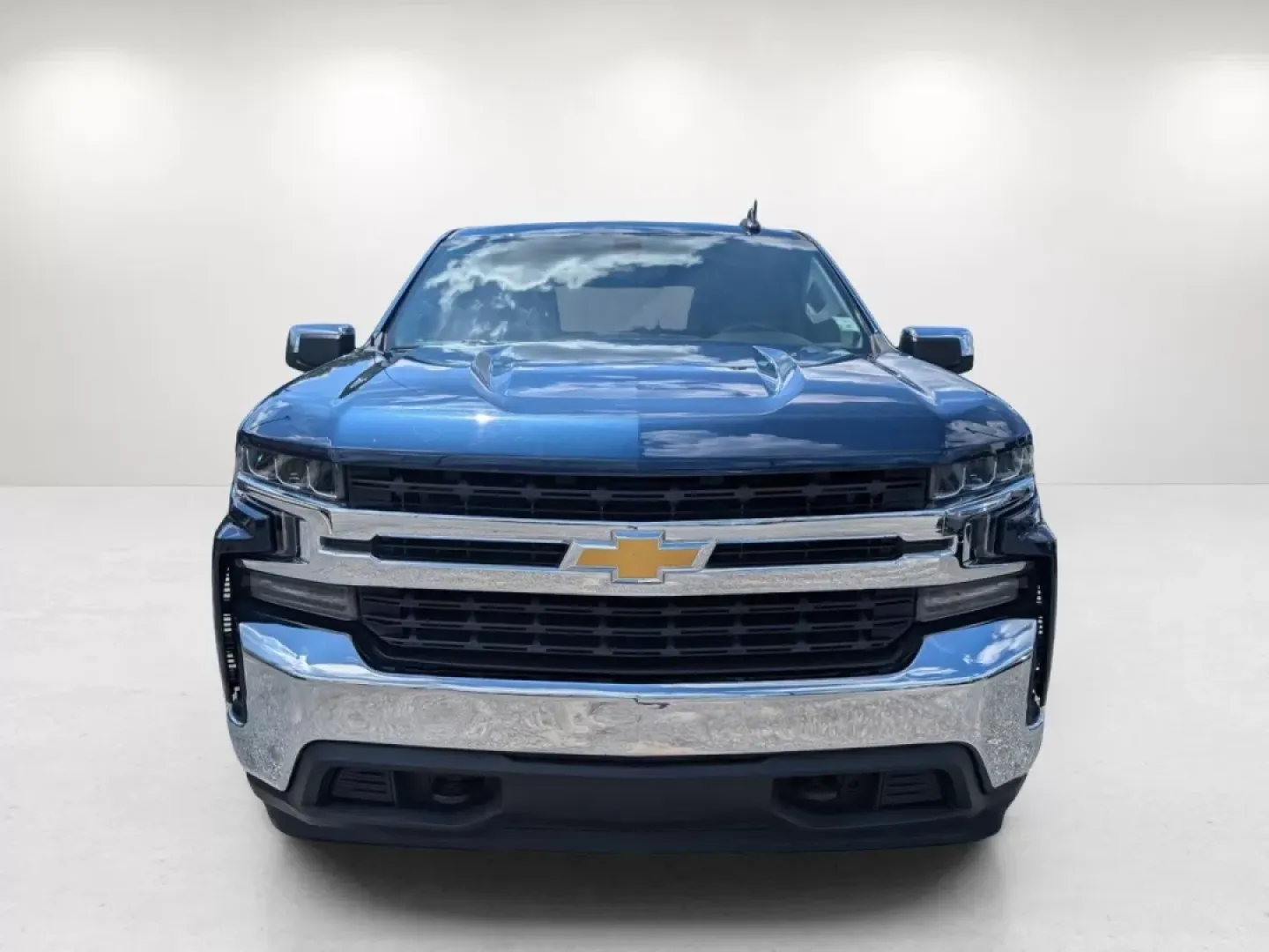 2019 /Jet Black Chevrolet Silverado 1500 LT (3GCUYDED8KG) with an Other engine, located at 3959 U.S. 80 W, Phenix City, AL, 36870, (334) 297-4885, 32.469296, -85.135185 - Discover the thrill of adventure with this 2019 Chevrolet Silverado 1500 LT, a pickup truck designed for those who crave both ruggedness and comfort, perfect for weekend getaways or daily commuting in Phenix City, AL. Whether you're a growing family needing extra space or a weekend warrior ready for - Photo#1