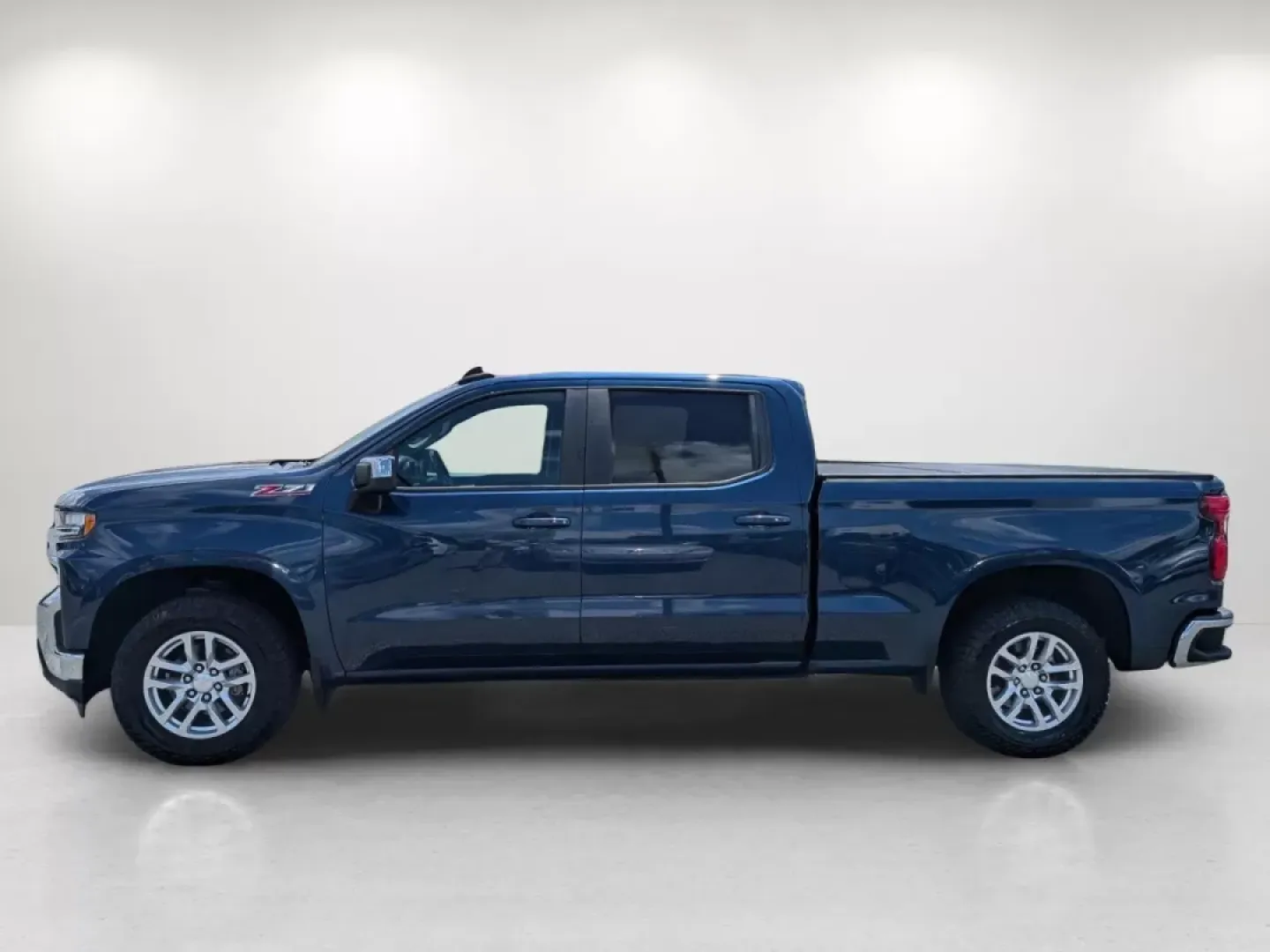 2019 /Jet Black Chevrolet Silverado 1500 LT (3GCUYDED8KG) with an Other engine, located at 3959 U.S. 80 W, Phenix City, AL, 36870, (334) 297-4885, 32.469296, -85.135185 - Discover the thrill of adventure with this 2019 Chevrolet Silverado 1500 LT, a pickup truck designed for those who crave both ruggedness and comfort, perfect for weekend getaways or daily commuting in Phenix City, AL. Whether you're a growing family needing extra space or a weekend warrior ready for - Photo#7