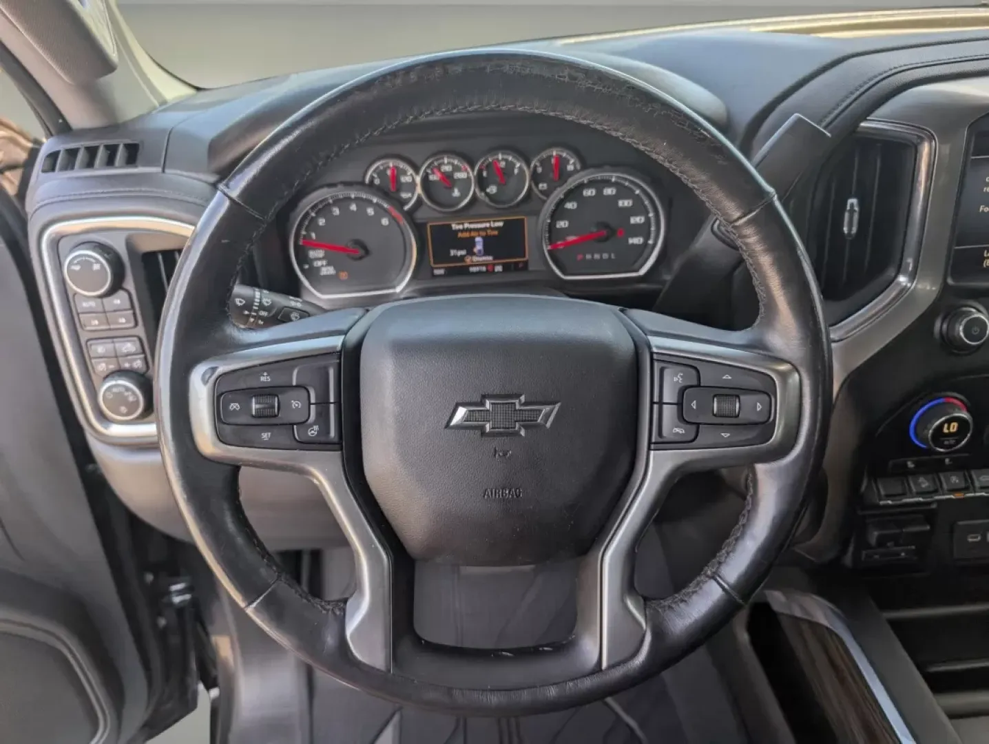 2019 /Jet Black Chevrolet Silverado 1500 LT Trail Boss (1GCPYFED5KZ) with an Other engine, located at 1430 Gateway Drive, Opelika, AL, 36801, (334) 239-0944, 32.637871, -85.409790 - **Adventure Awaits with the 2019 Chevrolet Silverado 1500 LT Trail Boss! Perfect for Weekend Warriors and Family Road Trips!**<br /> <br /> Looking for the ultimate pickup that combines rugged capability with modern comforts? Look no further than the 2019 Chevrolet Silverado 1500 LT Trail Boss, avai - Photo#15