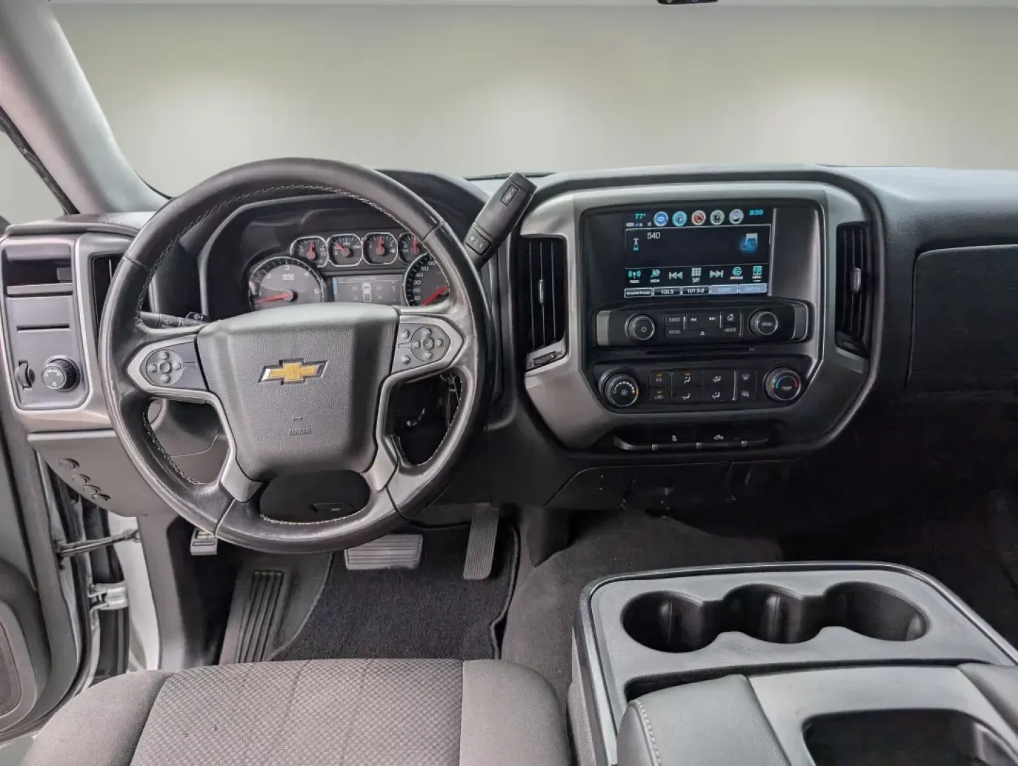 2019 /Jet Black Chevrolet Silverado 1500 LD LT (2GCRCPEC7K1) with an Other engine, located at 1430 Gateway Drive, Opelika, AL, 36801, (334) 239-0944, 32.637871, -85.409790 - **Unleash Adventure with the 2019 Chevrolet Silverado 1500 LD at Gils Auto - Phenix City, AL**<br /> <br /> Are you ready to elevate your driving experience? Whether you're hauling tools for a weekend project, heading off on a family road trip, or navigating daily commutes, the 2019 Chevrolet Silver - Photo#12