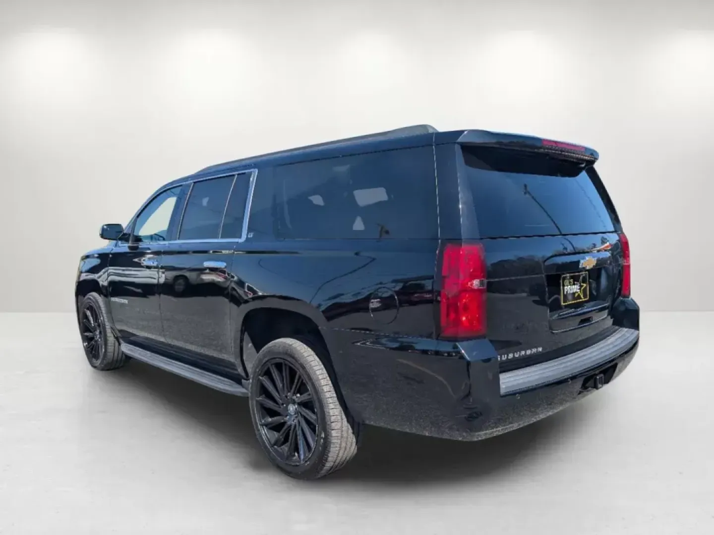 2019 /Cocoa/Dune Chevrolet Suburban LT (1GNSCHKC9KR) with an Gas/Ethanol V8 5.3L/ engine, 6-Speed Automatic transmission, located at 5115 14th Ave., Columbus, GA, 31904, (706) 323-0345, 32.511494, -84.971046 - 2019 Chevrolet Suburban LT - Photo#6