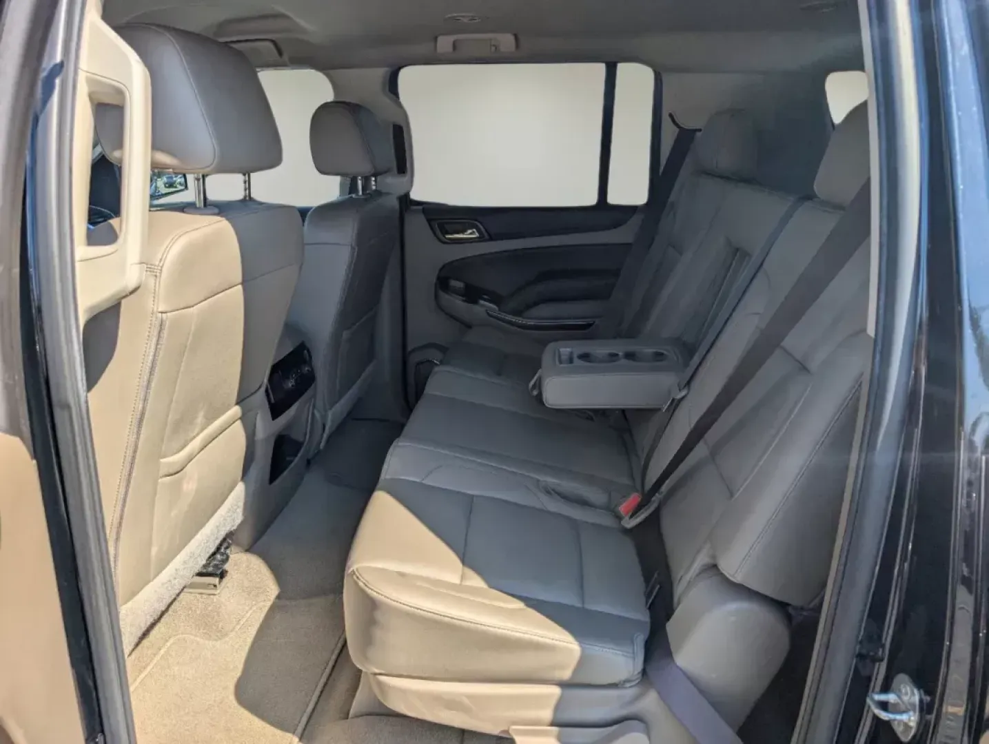 2019 /Cocoa/Dune Chevrolet Suburban LT (1GNSCHKC9KR) with an Gas/Ethanol V8 5.3L/ engine, 6-Speed Automatic transmission, located at 5115 14th Ave., Columbus, GA, 31904, (706) 323-0345, 32.511494, -84.971046 - 2019 Chevrolet Suburban LT - Photo#10