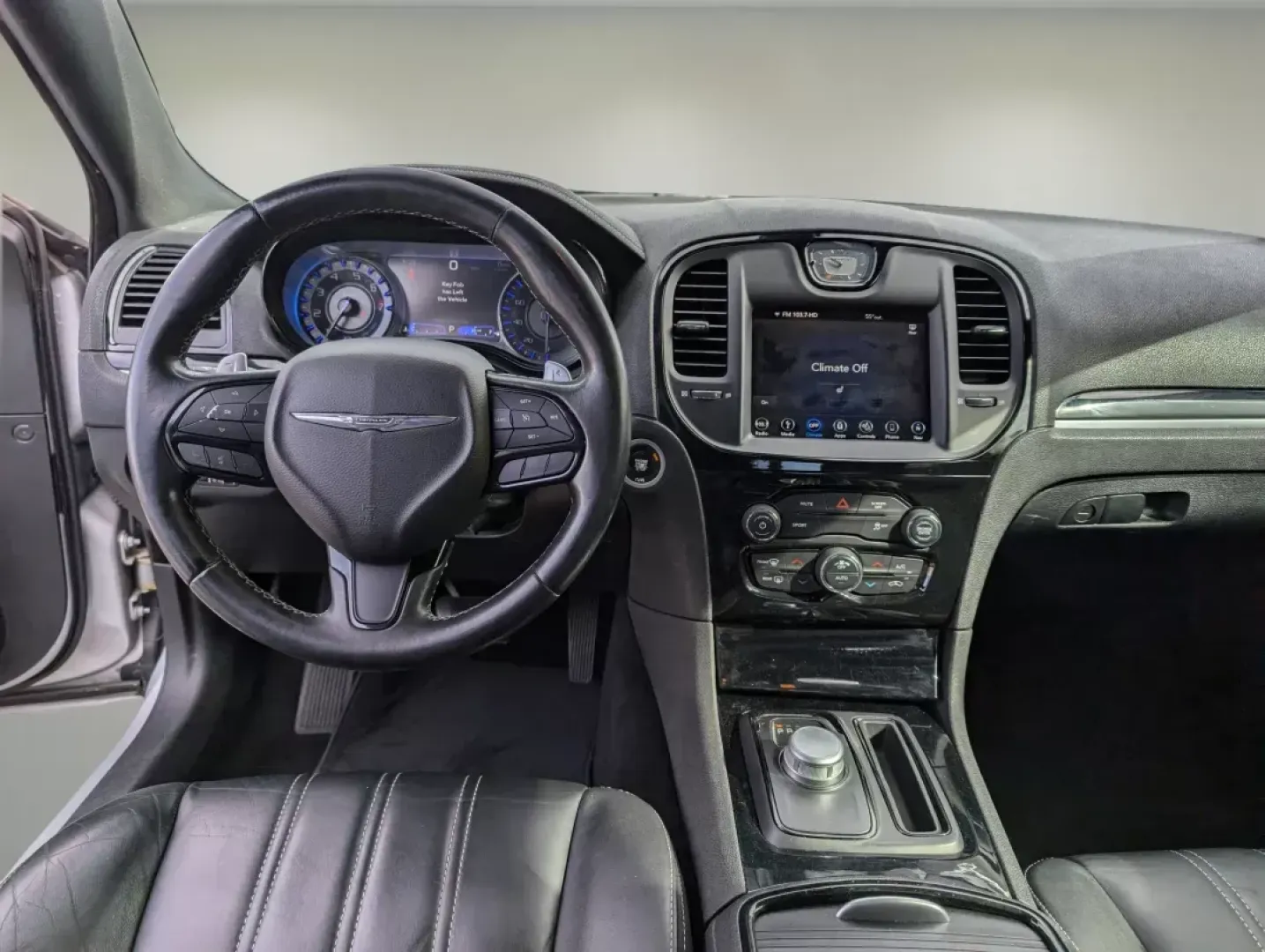 2019 /Black Chrysler 300 300S (2C3CCABG2KH) with an Regular Unleaded V-6 3.6 L/220 engine, 8-Speed Automatic w/OD transmission, located at 1430 Gateway Drive, Opelika, AL, 36801, (334) 239-0944, 32.637871, -85.409790 - 2019 Chrysler 300 300S - Photo#11