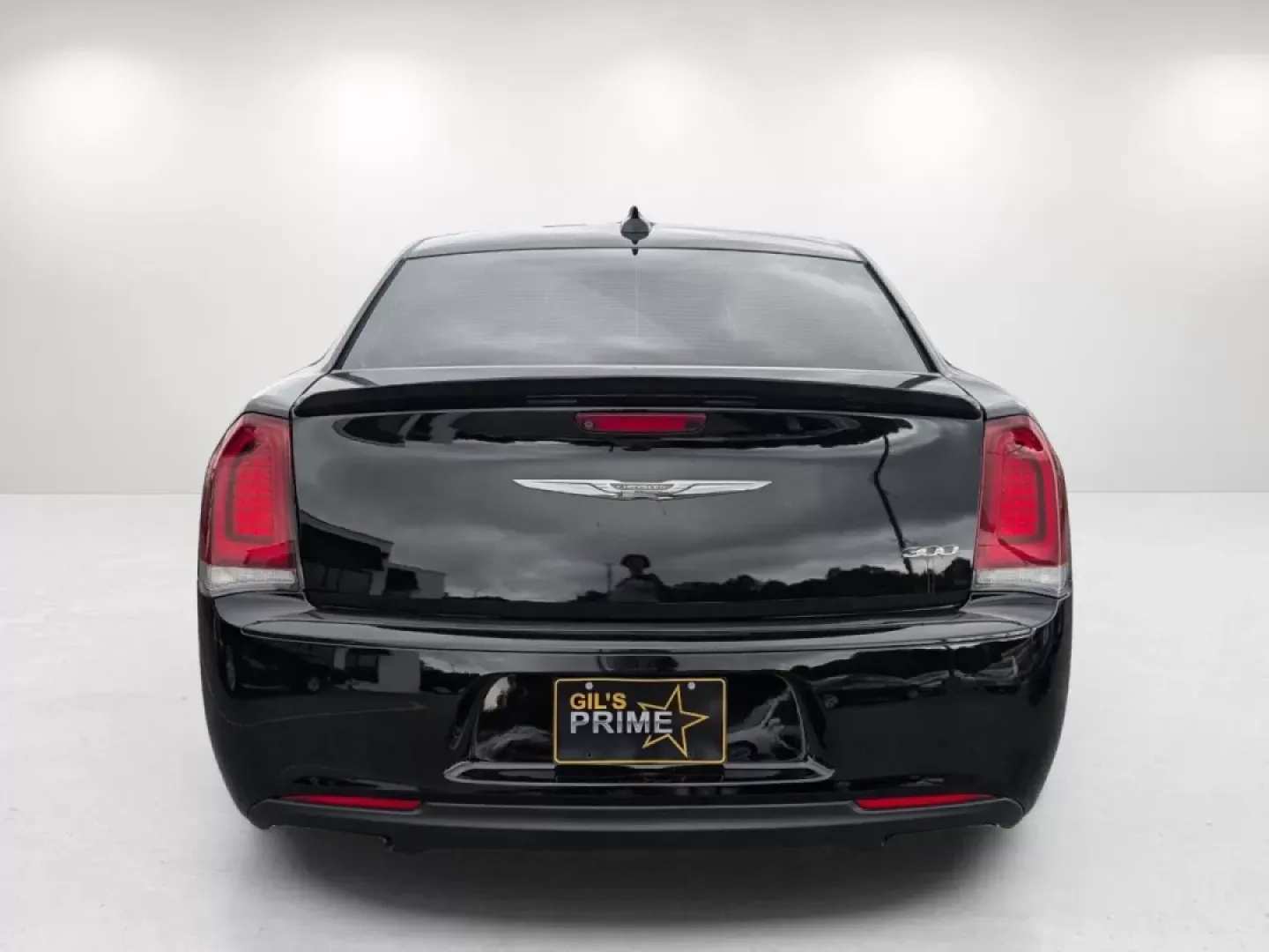2019 /Black Chrysler 300 Touring (2C3CCAAG8KH) with an Other engine, located at 7000 Northlake Connector, Columbus, GA, 31904, (706) 987-8085, 32.524975, -84.978134 - **Unleash Your Driving Experience with the 2019 Chrysler 300 Touring at Gils Auto Your Trusted Buy Here Pay Here Dealership in Phenix City, AL!**<br /> <br /> Are you looking for a vehicle that combines comfort, style, and performance? The 2019 Chrysler 300 Touring is the perfect companion for thos - Photo#5