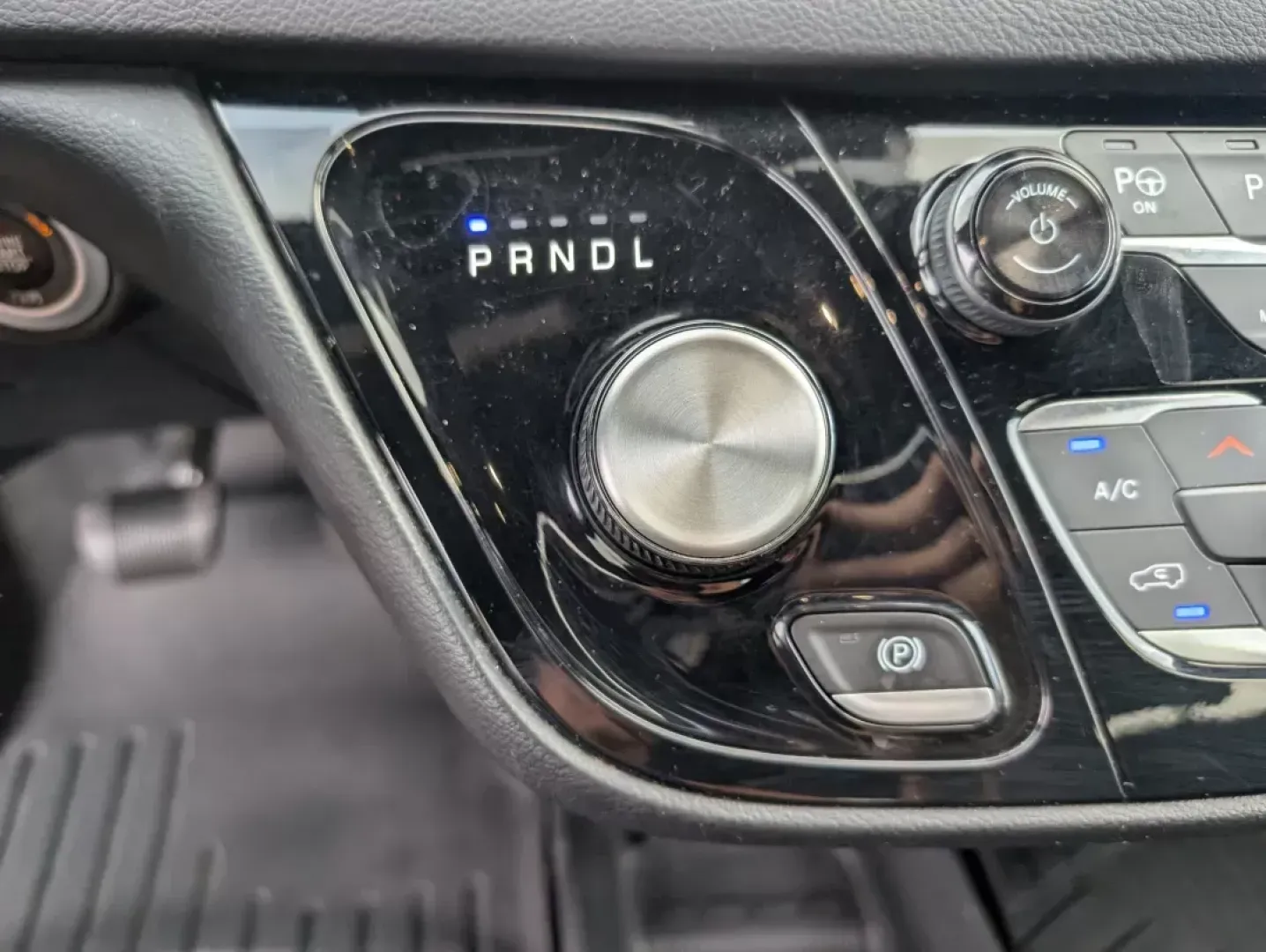 2019 /Black/Black/Black Chrysler Pacifica Touring Plus (2C4RC1FG7KR) with an Regular Unleaded V-6 3.6 L/220 engine, 9-Speed Automatic w/OD transmission, located at 3959 U.S. 80 W, Phenix City, AL, 36870, (334) 297-4885, 32.469296, -85.135185 - **Drive Your Family Adventures in Style with the 2019 Chrysler Pacifica Touring Plus!**<br /> <br /> Are you looking for the ultimate family vehicle that combines style, comfort, and cutting-edge technology? Look no further than this stunning 2019 Chrysler Pacifica Touring Plus, now available at Gil - Photo#17