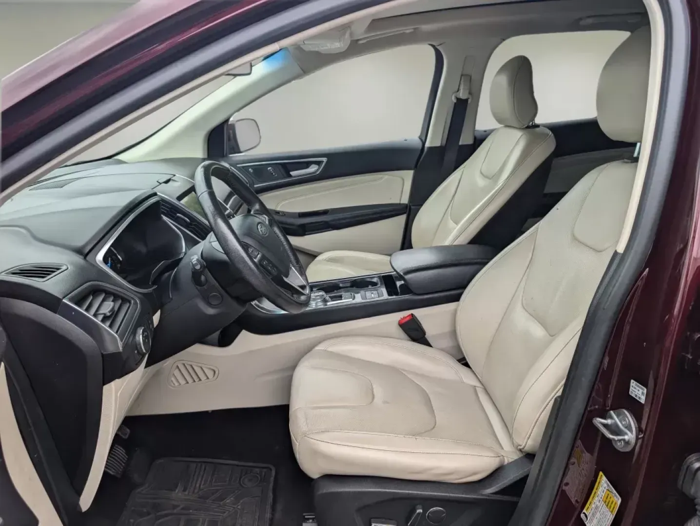 2019 Ford Edge Titanium (2FMPK3K99KB) with an Intercooled Turbo Premium Unleaded I-4 2.0 L/122 engine, 8-Speed Automatic w/OD transmission, located at 521 Old Farm Lane Rd, Prattville, AL, 36066, (334) 325-1505, 32.482460, -86.416367 - 2019 Ford Edge Titanium - Photo#9