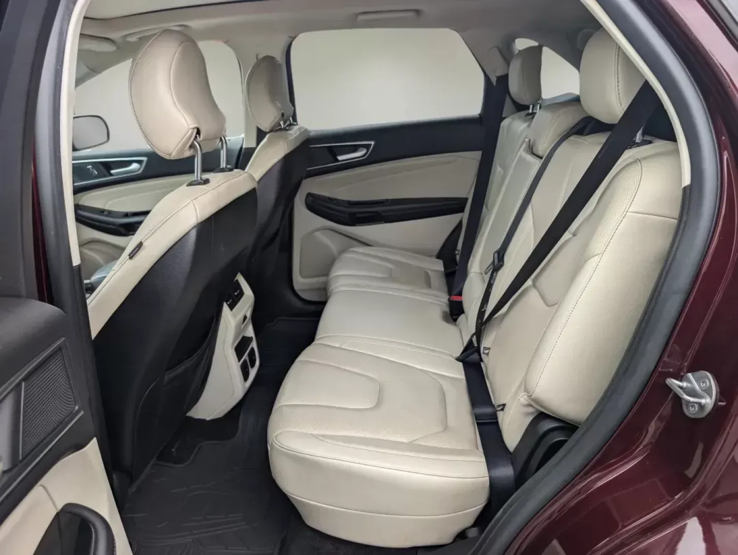 2019 Ford Edge Titanium (2FMPK3K99KB) with an Intercooled Turbo Premium Unleaded I-4 2.0 L/122 engine, 8-Speed Automatic w/OD transmission, located at 521 Old Farm Lane Rd, Prattville, AL, 36066, (334) 325-1505, 32.482460, -86.416367 - 2019 Ford Edge Titanium - Photo#10