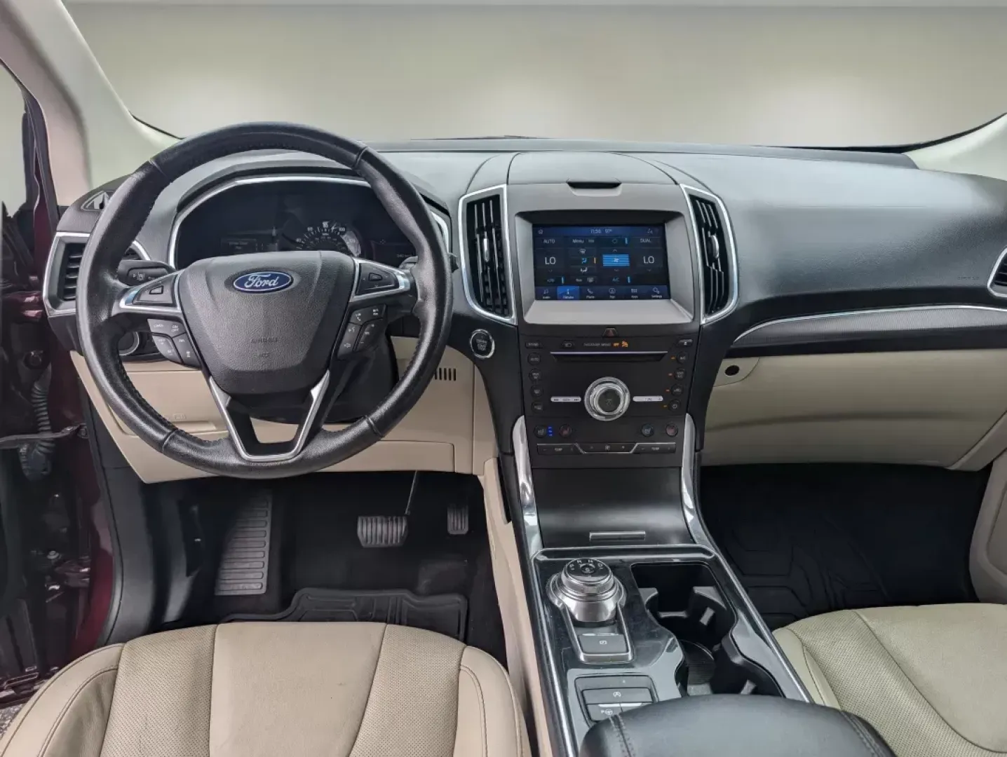 2019 Ford Edge Titanium (2FMPK3K99KB) with an Intercooled Turbo Premium Unleaded I-4 2.0 L/122 engine, 8-Speed Automatic w/OD transmission, located at 521 Old Farm Lane Rd, Prattville, AL, 36066, (334) 325-1505, 32.482460, -86.416367 - 2019 Ford Edge Titanium - Photo#11