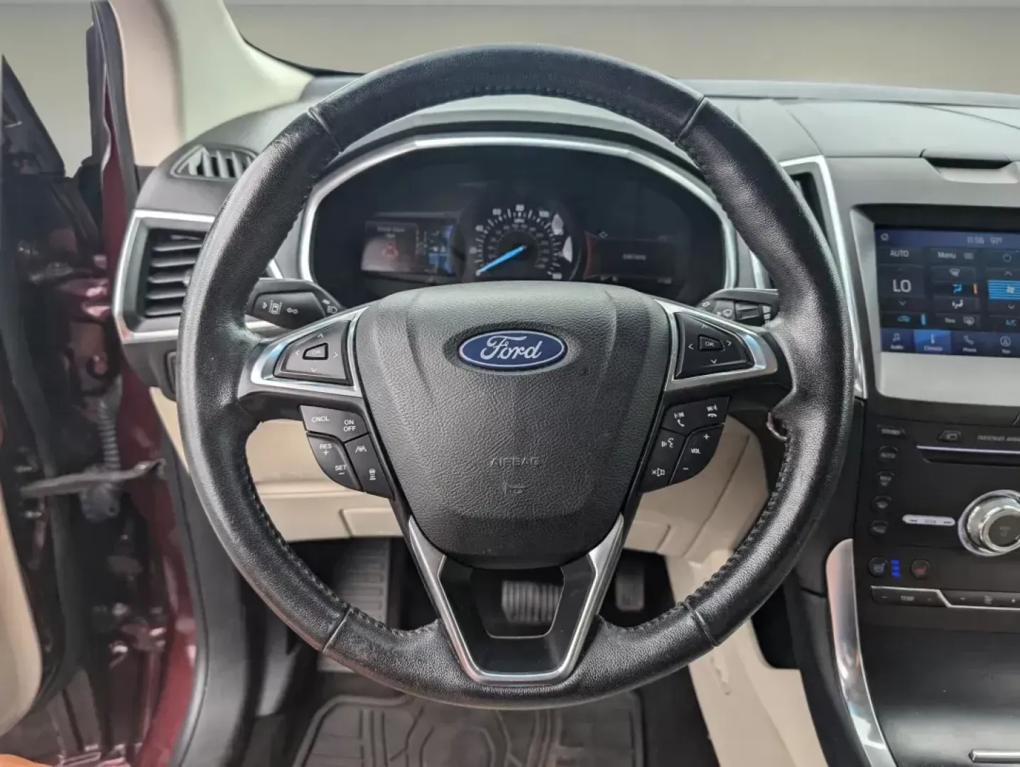 2019 Ford Edge Titanium (2FMPK3K99KB) with an Intercooled Turbo Premium Unleaded I-4 2.0 L/122 engine, 8-Speed Automatic w/OD transmission, located at 521 Old Farm Lane Rd, Prattville, AL, 36066, (334) 325-1505, 32.482460, -86.416367 - 2019 Ford Edge Titanium - Photo#14