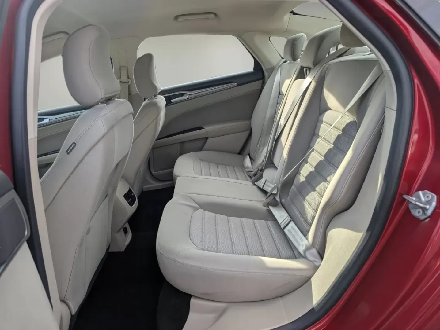 2019 Ford Fusion SE (3FA6P0HD6KR) with an Other engine, located at 5115 14th Ave., Columbus, GA, 31904, (706) 323-0345, 32.511494, -84.971046 - **Discover Your Next Adventure with the 2019 Ford Fusion SE at Gils Auto, Phenix City!**<br /> <br /> Are you searching for the perfect sedan that seamlessly combines style, comfort, and reliability? The 2019 Ford Fusion SE is your ideal companion for both daily commutes and weekend getaways. Whethe - Photo#10